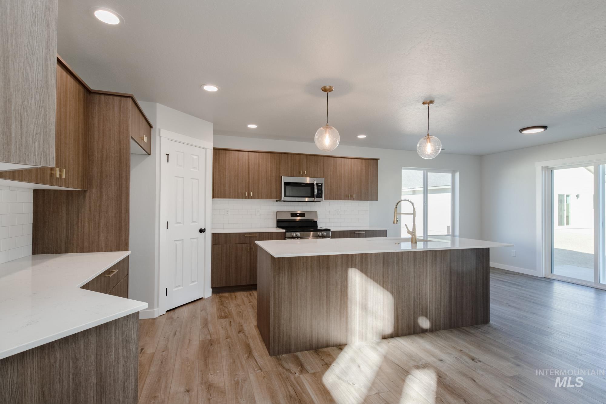 9124 W Violet St, Nampa, Idaho 83687, 4 Bedrooms, 3 Bathrooms, Residential For Sale, Price $559,990,MLS 98965266