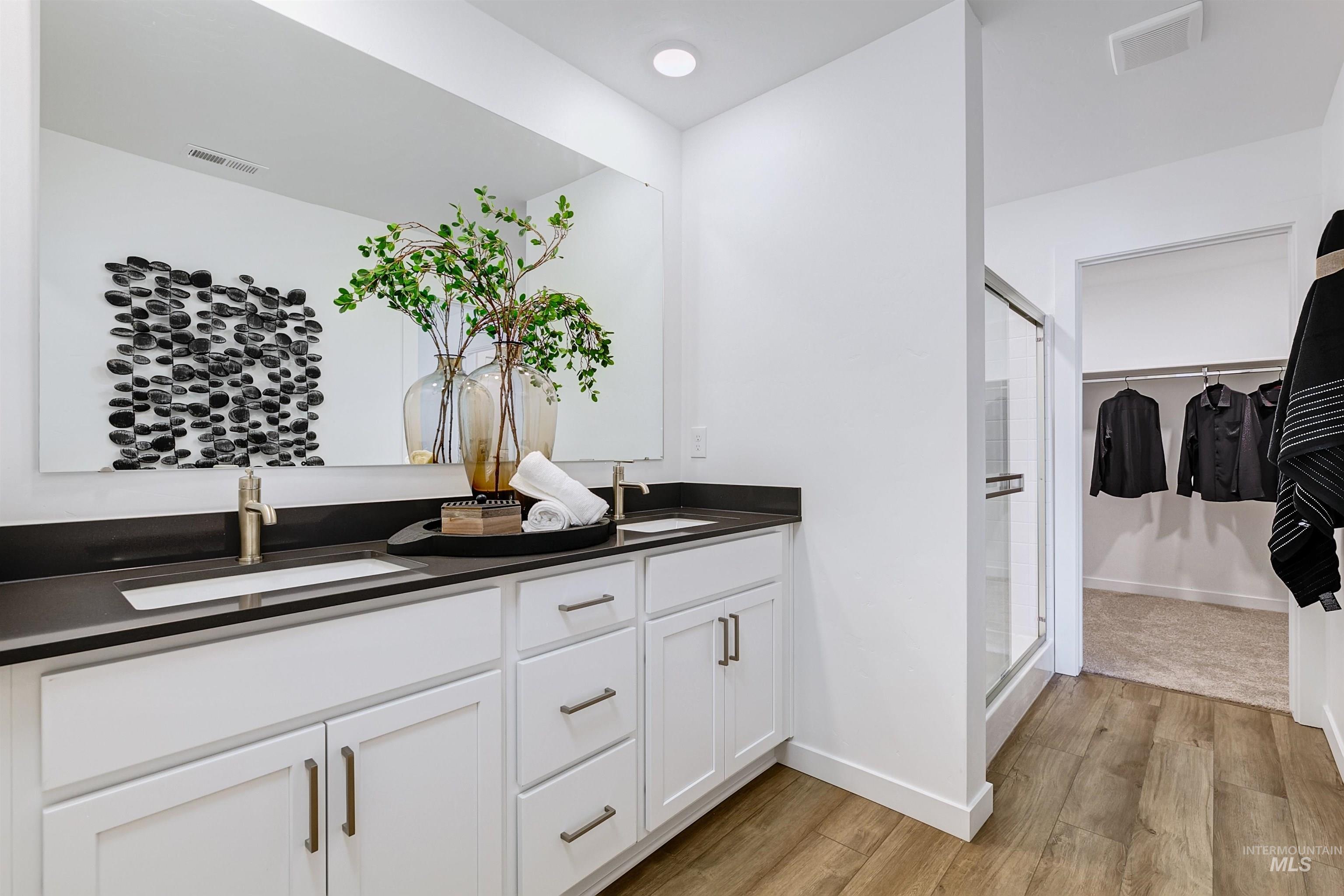 4111 W Steel Grey Ln, Eagle, Idaho 83616, 3 Bedrooms, 2.5 Bathrooms, Residential For Sale, Price $399,900,MLS 98965277