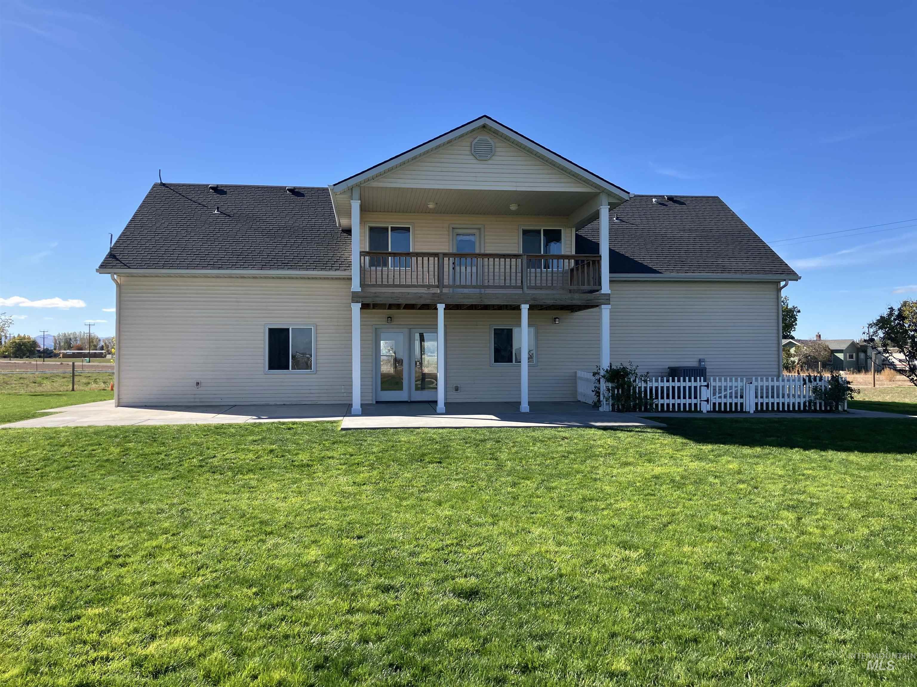 17530 Beet Rd., Caldwell, Idaho 83607, 4 Bedrooms, 2 Bathrooms, Residential For Sale, Price $734,900,MLS 98965289