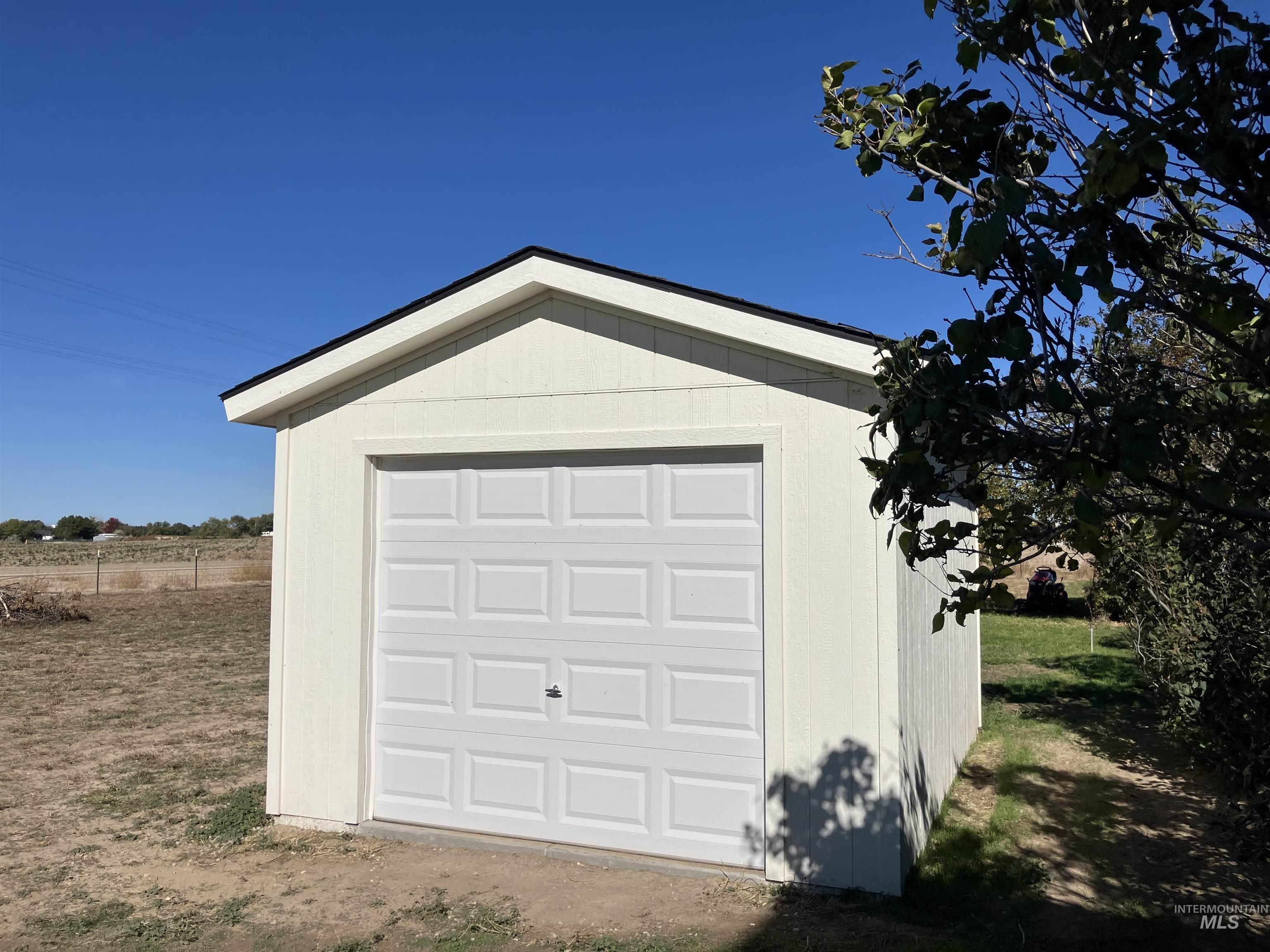 17530 Beet Rd., Caldwell, Idaho 83607, 4 Bedrooms, 2 Bathrooms, Residential For Sale, Price $734,900,MLS 98965289