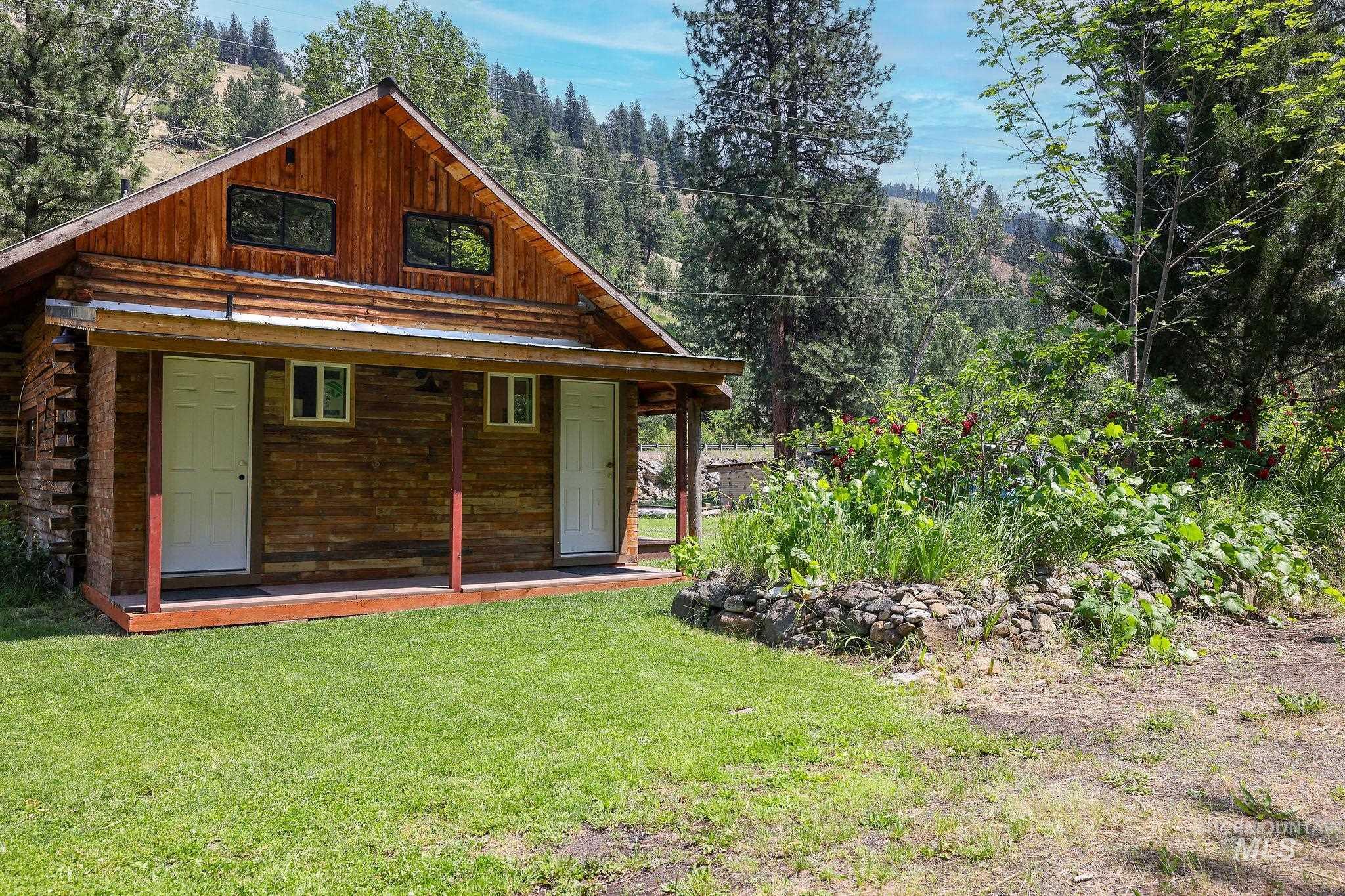 5650 Pines Road, New Meadows, Idaho 83654, 1 Bedroom, 2.5 Bathrooms, Residential For Sale, Price $389,900,MLS 98965293