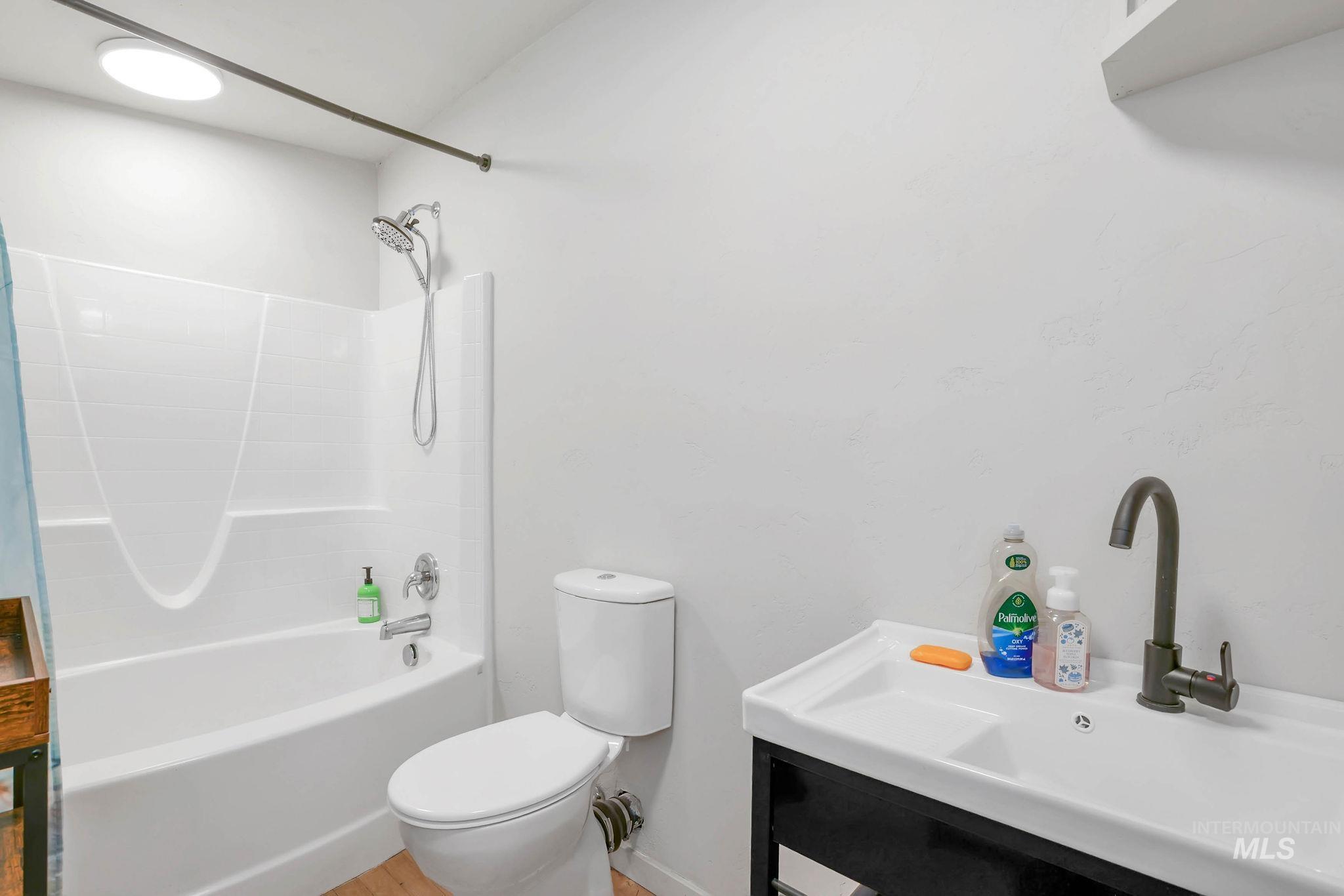 5650 Pines Road, New Meadows, Idaho 83654, 1 Bedroom, 2.5 Bathrooms, Residential For Sale, Price $389,900,MLS 98965293