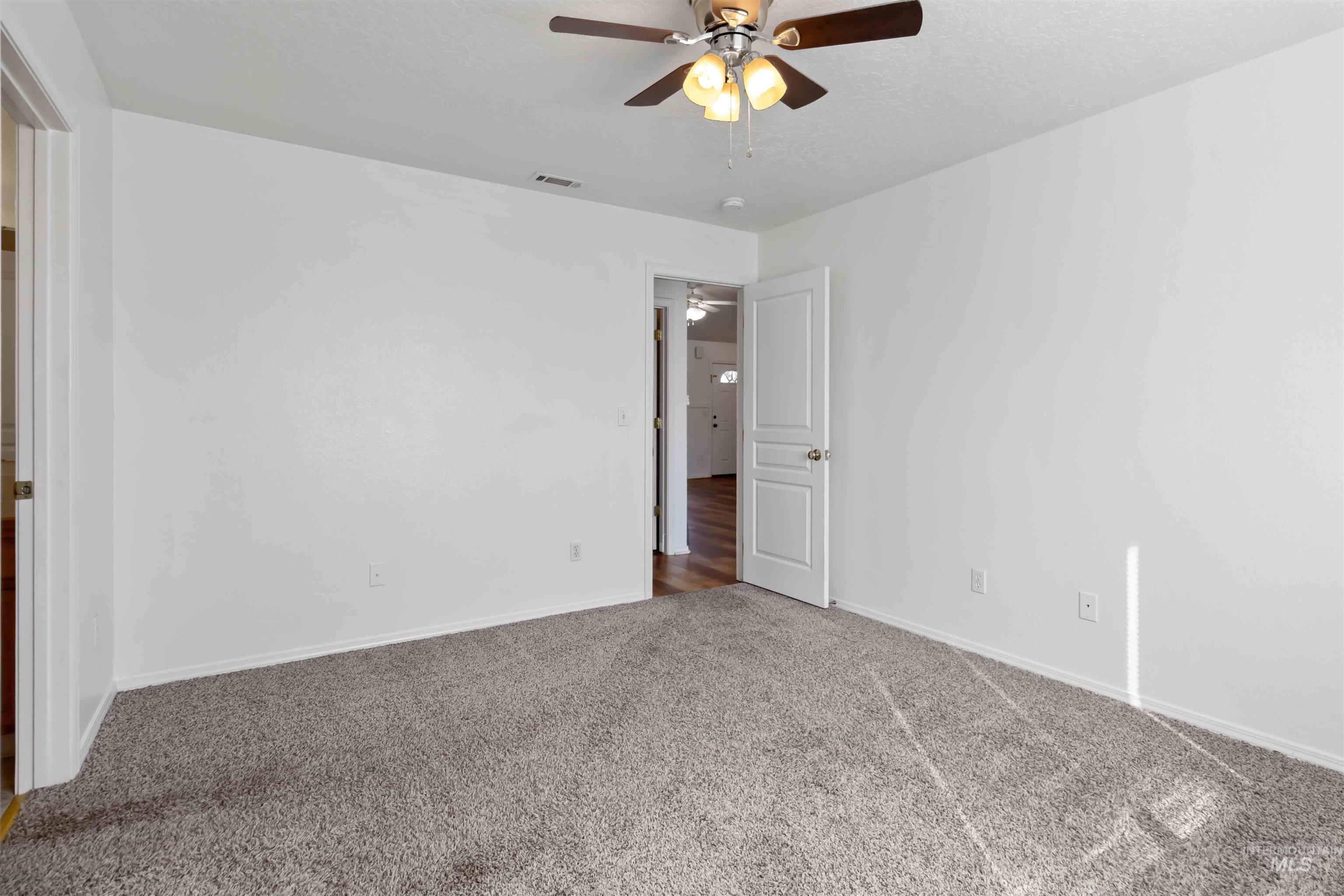 341 E Screech Owl, Kuna, Idaho 83634, 3 Bedrooms, 2 Bathrooms, Residential For Sale, Price $395,000,MLS 98965298