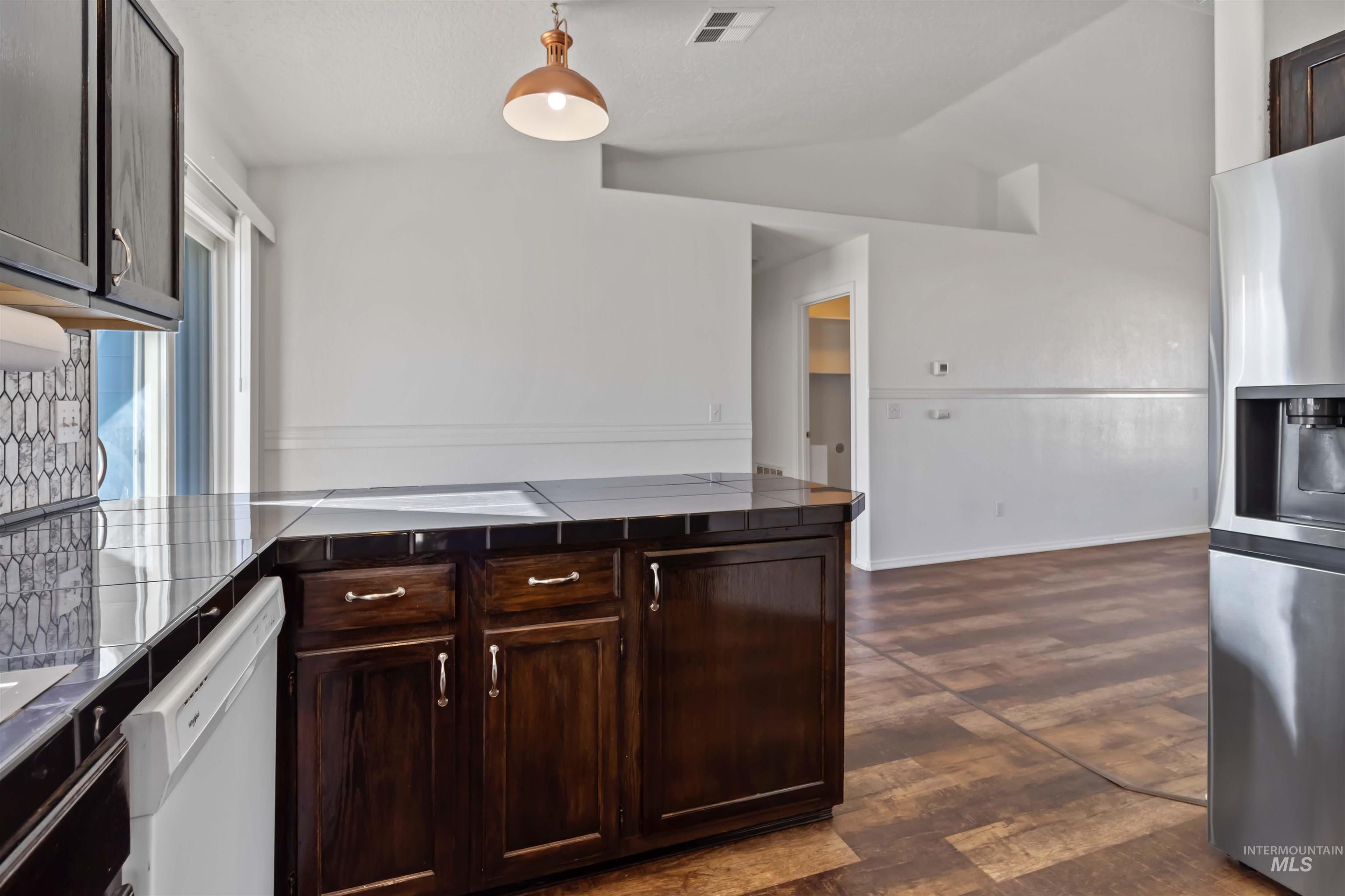 341 E Screech Owl, Kuna, Idaho 83634, 3 Bedrooms, 2 Bathrooms, Residential For Sale, Price $395,000,MLS 98965298