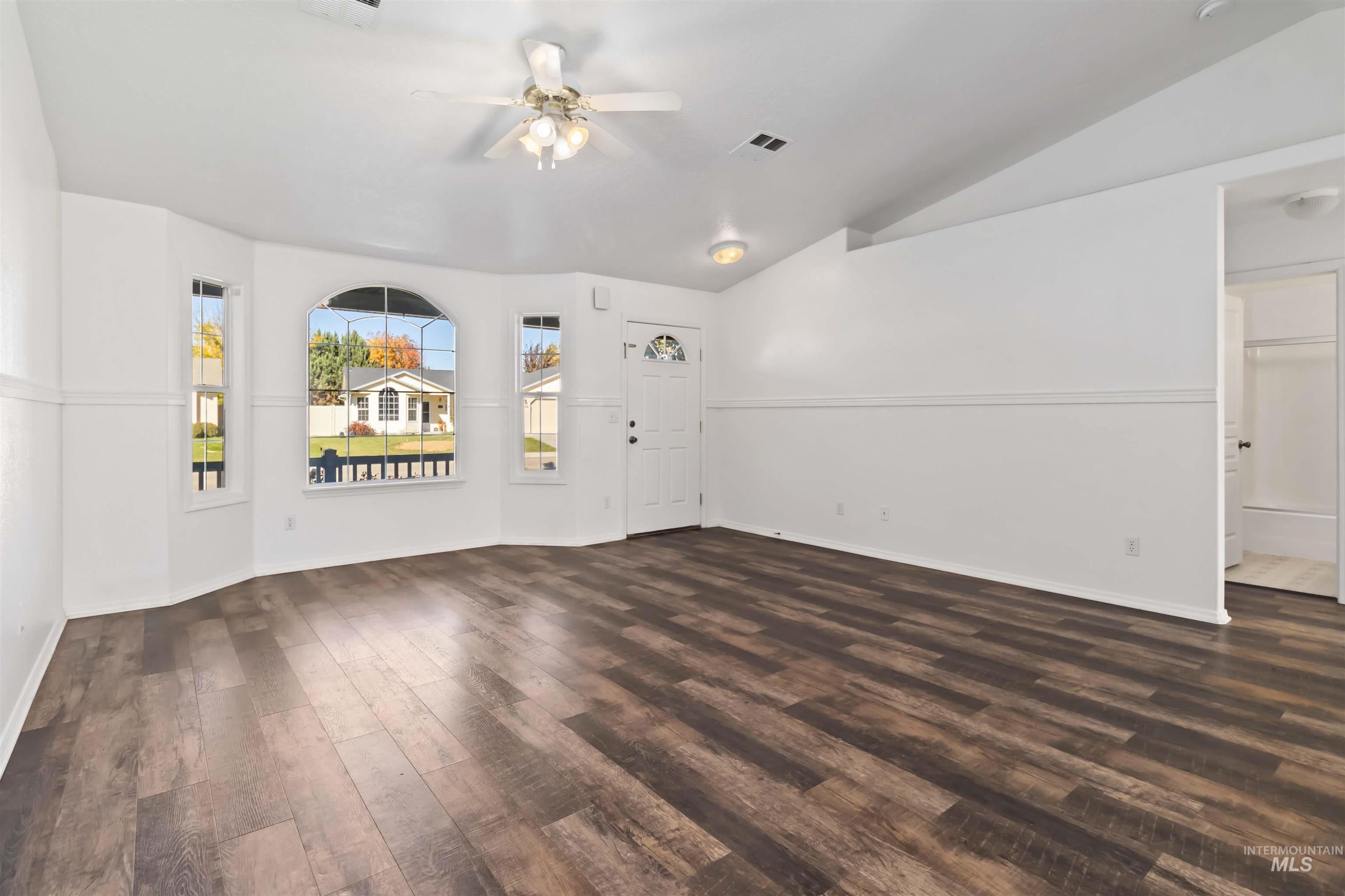 341 E Screech Owl, Kuna, Idaho 83634, 3 Bedrooms, 2 Bathrooms, Residential For Sale, Price $395,000,MLS 98965298