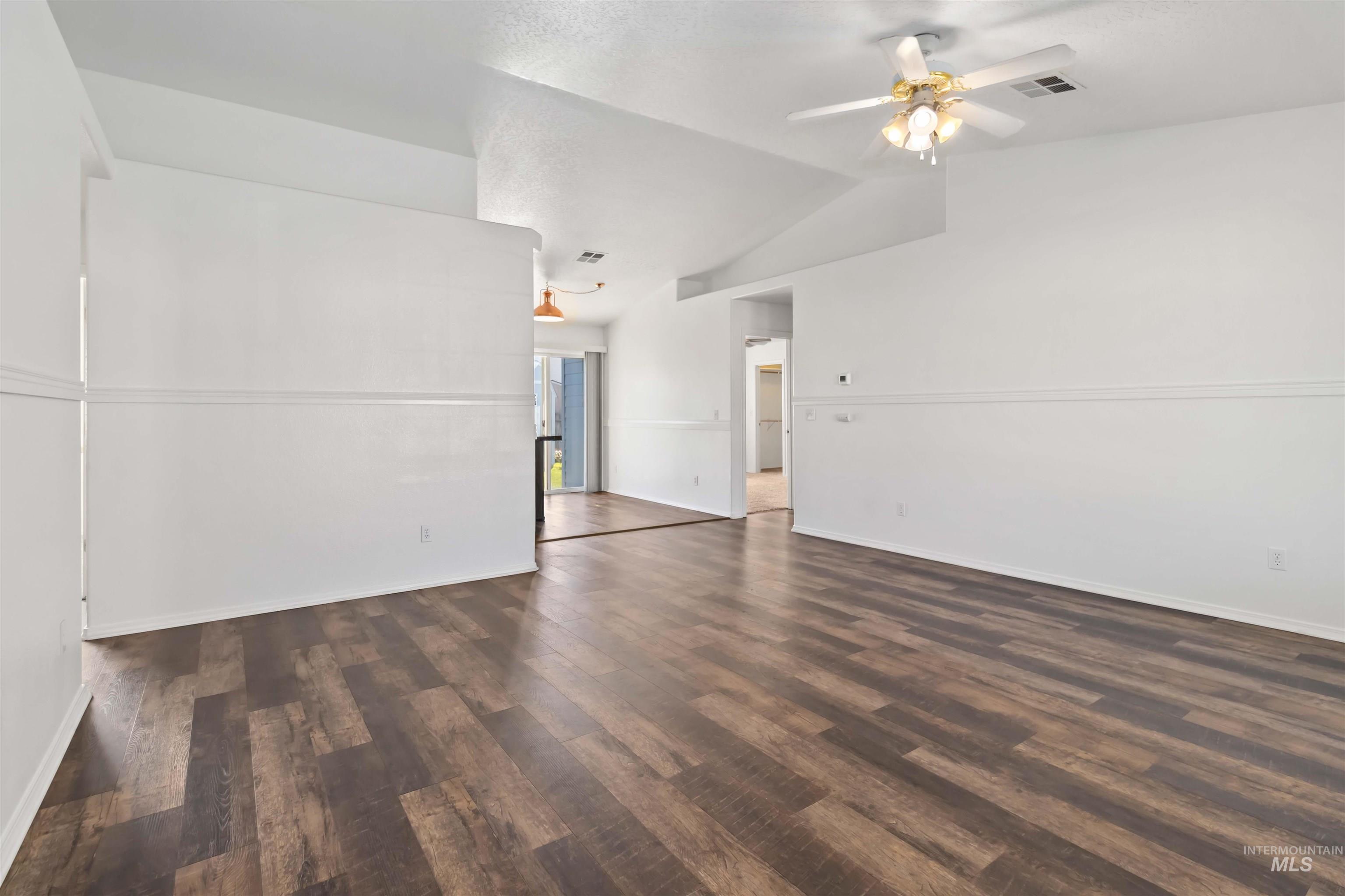 341 E Screech Owl, Kuna, Idaho 83634, 3 Bedrooms, 2 Bathrooms, Residential For Sale, Price $395,000,MLS 98965298