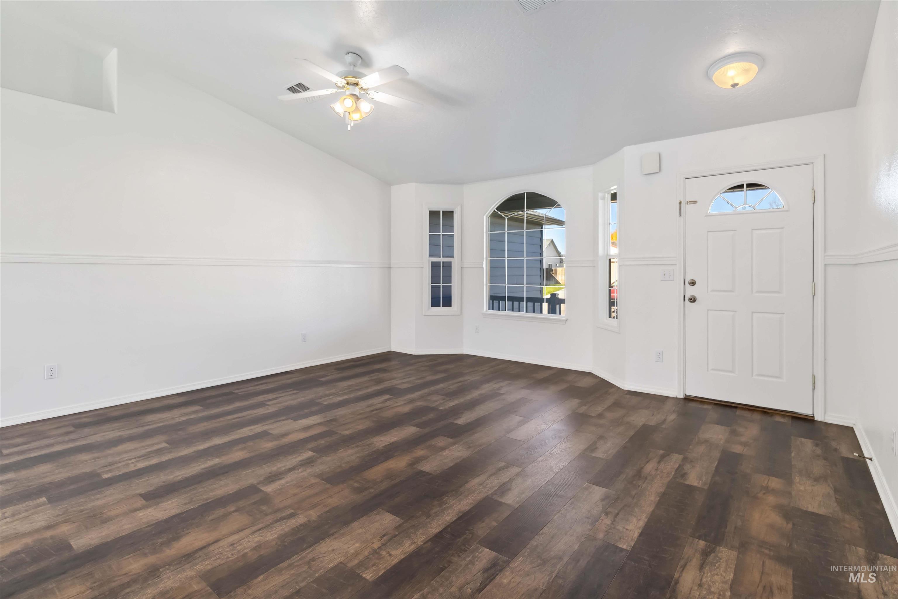 341 E Screech Owl, Kuna, Idaho 83634, 3 Bedrooms, 2 Bathrooms, Residential For Sale, Price $395,000,MLS 98965298