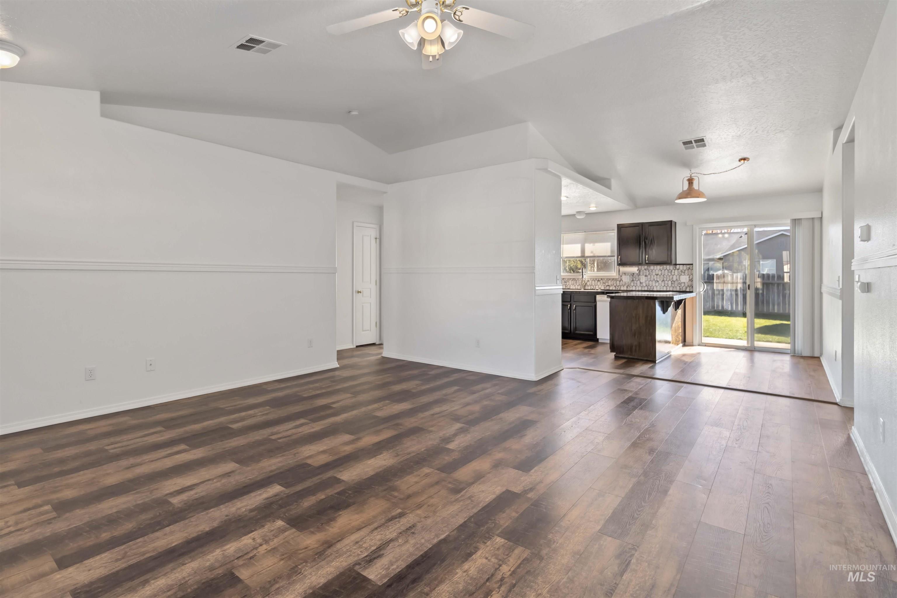 341 E Screech Owl, Kuna, Idaho 83634, 3 Bedrooms, 2 Bathrooms, Residential For Sale, Price $395,000,MLS 98965298