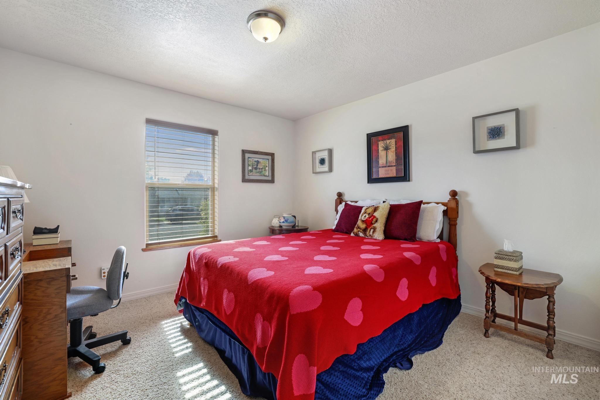 916 17th Ave E, Jerome, Idaho 83338, 3 Bedrooms, 3 Bathrooms, Residential For Sale, Price $410,000,MLS 98965308