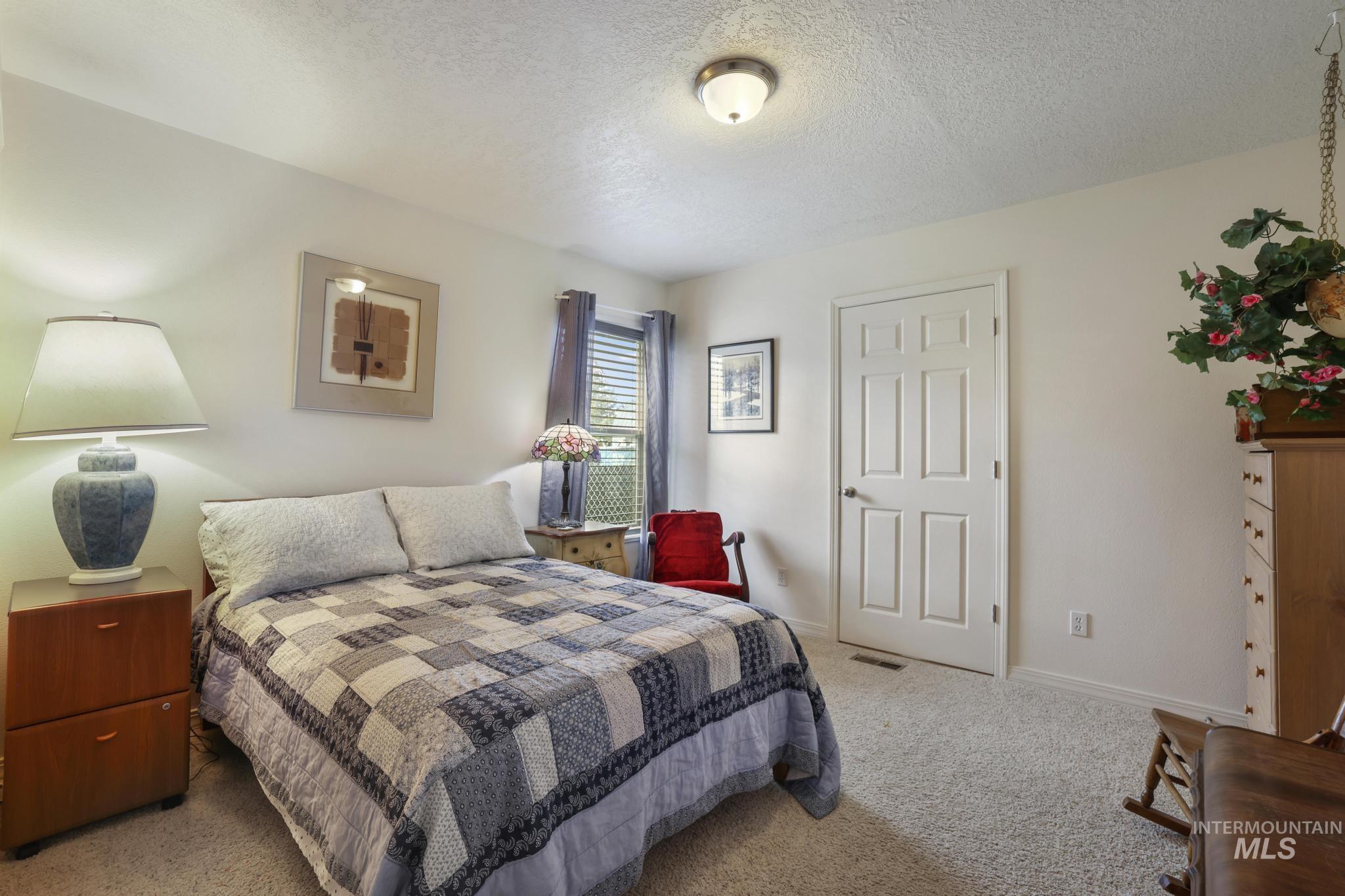 916 17th Ave E, Jerome, Idaho 83338, 3 Bedrooms, 3 Bathrooms, Residential For Sale, Price $410,000,MLS 98965308