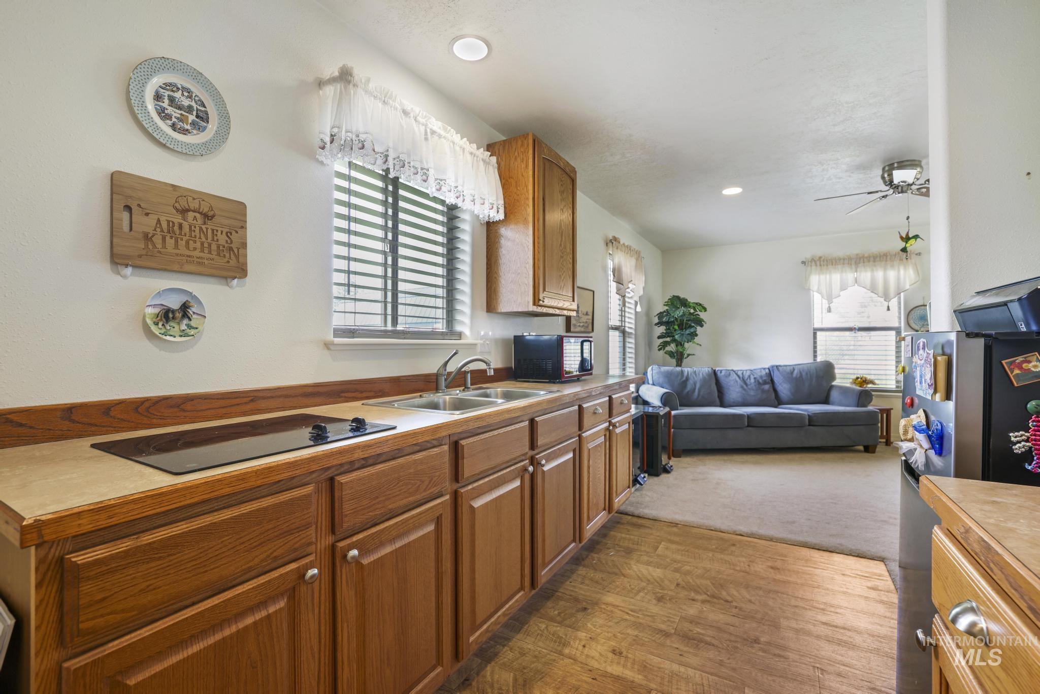 916 17th Ave E, Jerome, Idaho 83338, 3 Bedrooms, 3 Bathrooms, Residential For Sale, Price $410,000,MLS 98965308