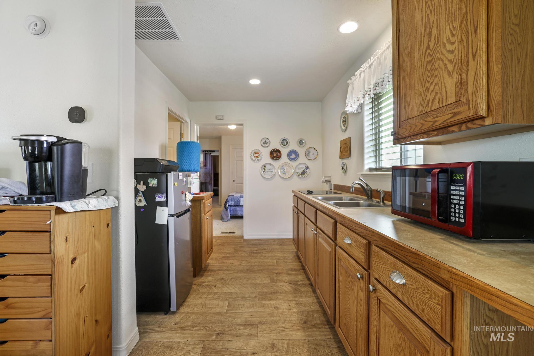 916 17th Ave E, Jerome, Idaho 83338, 3 Bedrooms, 3 Bathrooms, Residential For Sale, Price $410,000,MLS 98965308