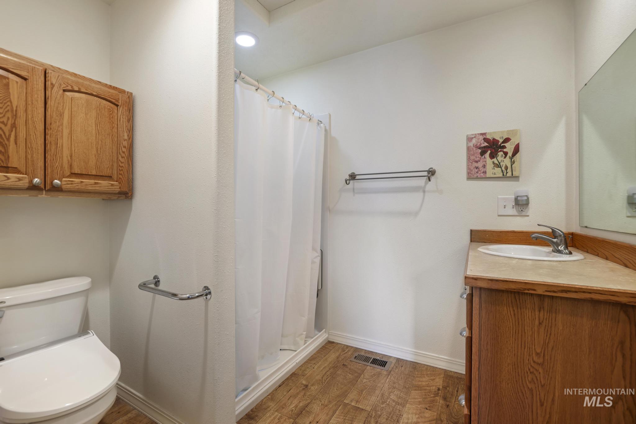 916 17th Ave E, Jerome, Idaho 83338, 3 Bedrooms, 3 Bathrooms, Residential For Sale, Price $410,000,MLS 98965308