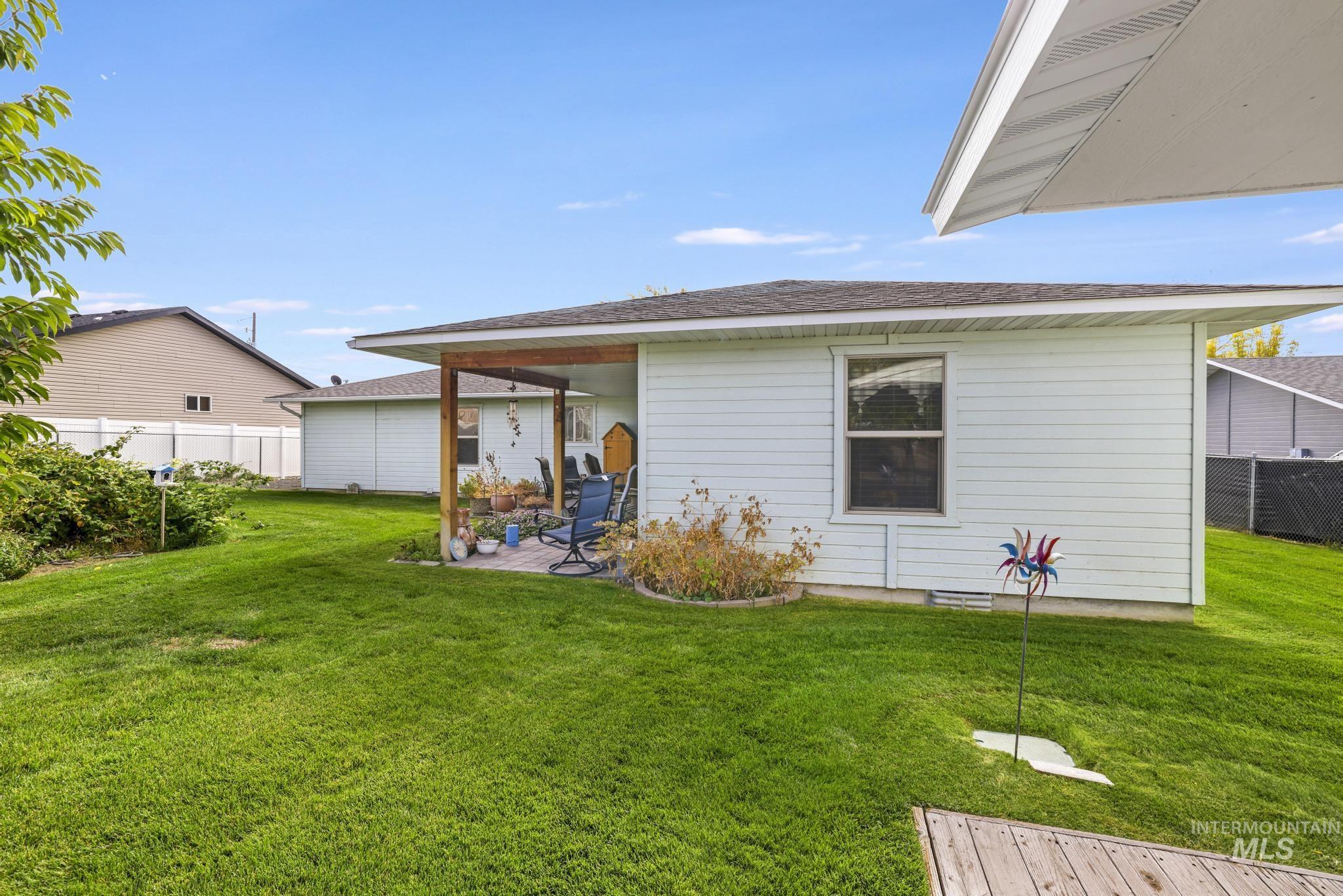 916 17th Ave E, Jerome, Idaho 83338, 3 Bedrooms, 3 Bathrooms, Residential For Sale, Price $410,000,MLS 98965308