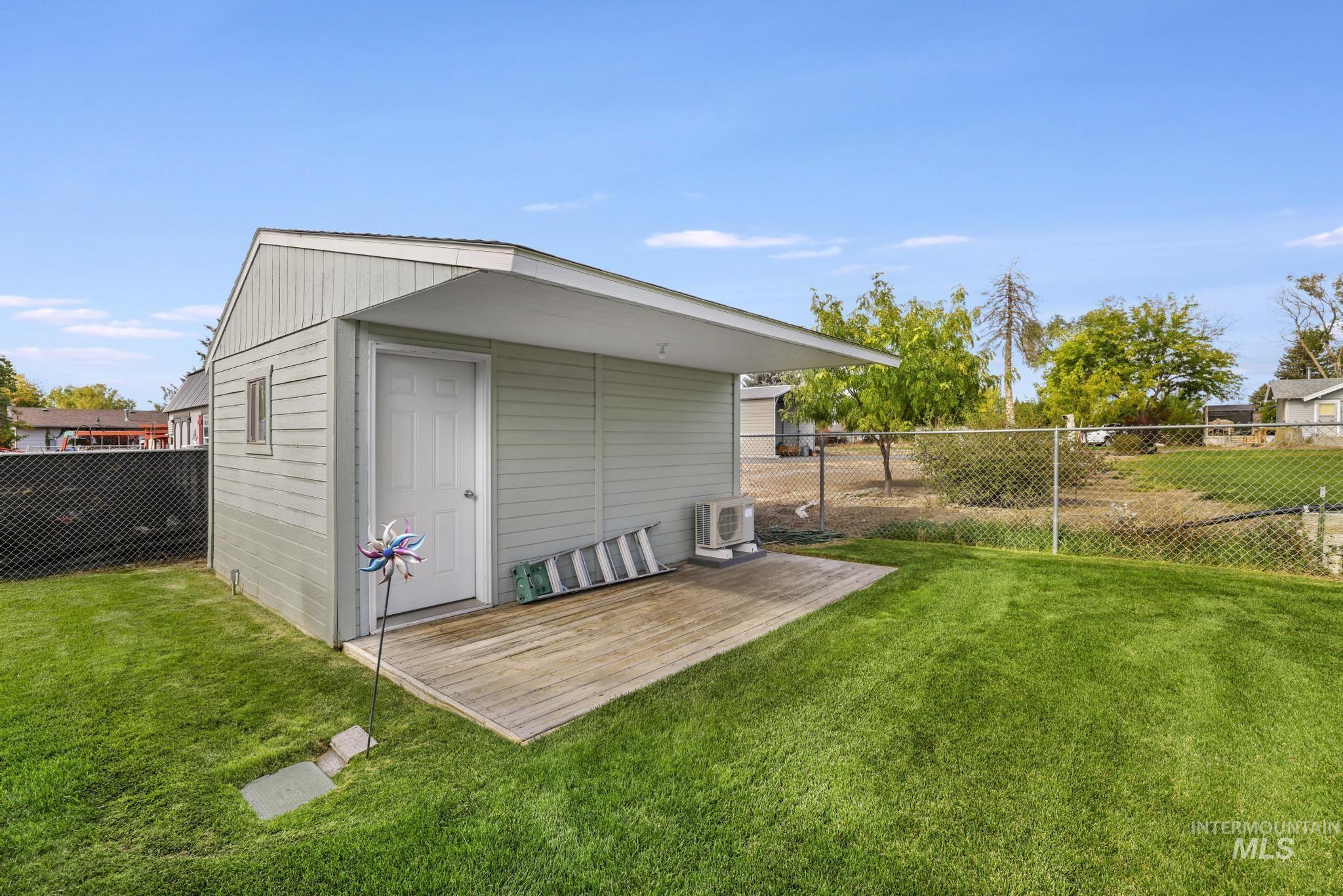 916 17th Ave E, Jerome, Idaho 83338, 3 Bedrooms, 3 Bathrooms, Residential For Sale, Price $410,000,MLS 98965308