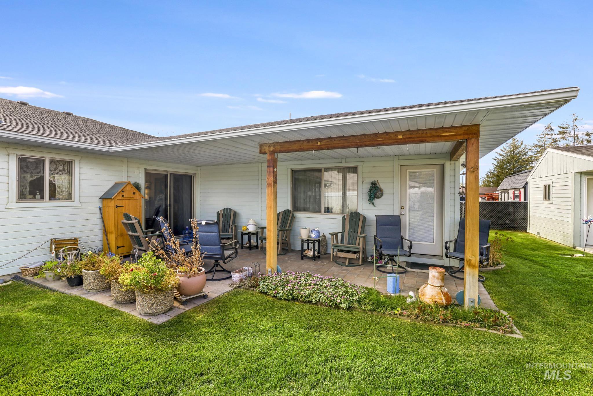 916 17th Ave E, Jerome, Idaho 83338, 3 Bedrooms, 3 Bathrooms, Residential For Sale, Price $410,000,MLS 98965308