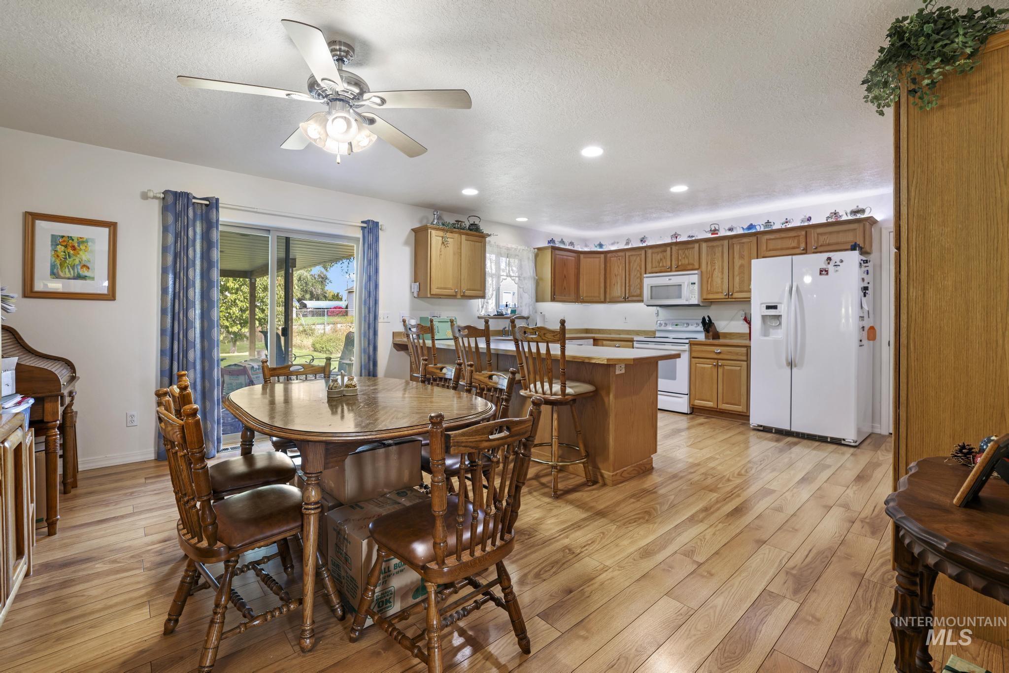 916 17th Ave E, Jerome, Idaho 83338, 3 Bedrooms, 3 Bathrooms, Residential For Sale, Price $410,000,MLS 98965308