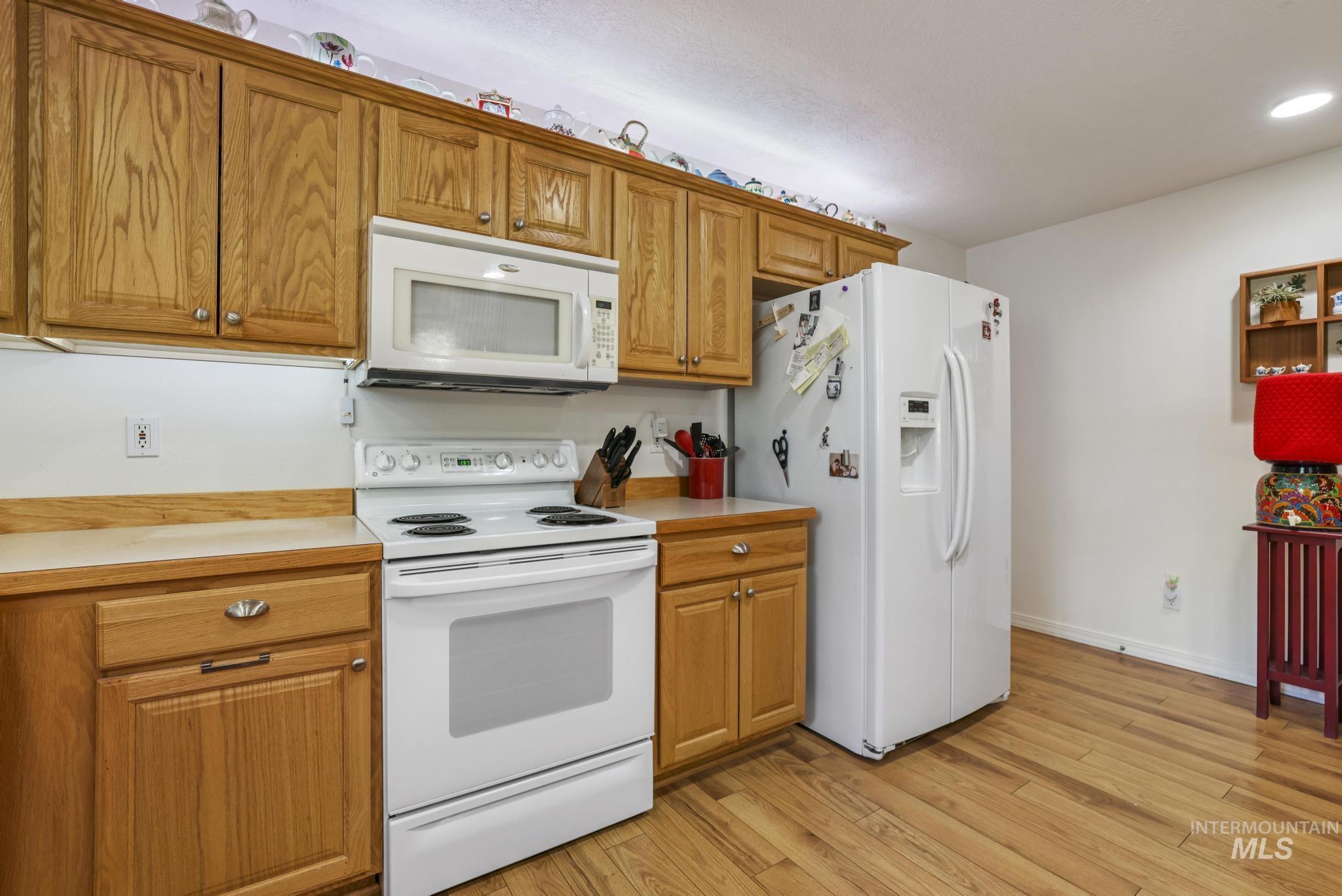 916 17th Ave E, Jerome, Idaho 83338, 3 Bedrooms, 3 Bathrooms, Residential For Sale, Price $410,000,MLS 98965308