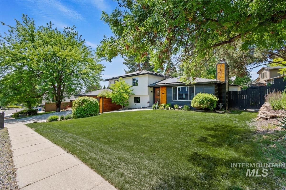 3110 E Stone Point Dr, Boise, Idaho 83712, 4 Bedrooms, 2.5 Bathrooms, Residential For Sale, Price $869,999,MLS 98965320