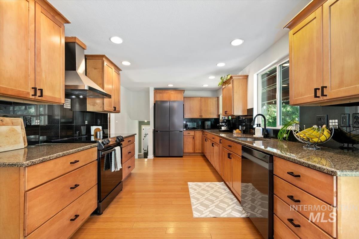 3110 E Stone Point Dr, Boise, Idaho 83712, 4 Bedrooms, 2.5 Bathrooms, Residential For Sale, Price $869,999,MLS 98965320