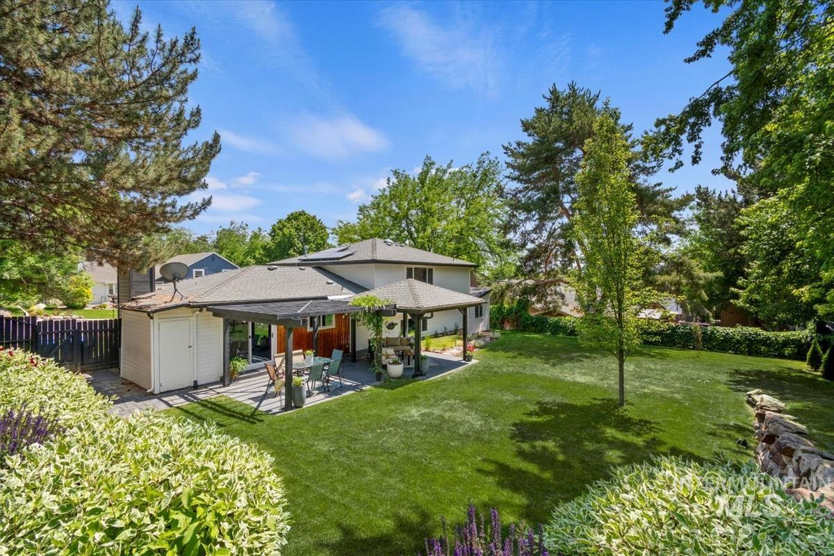 3110 E Stone Point Dr, Boise, Idaho 83712, 4 Bedrooms, 2.5 Bathrooms, Residential For Sale, Price $869,999,MLS 98965320