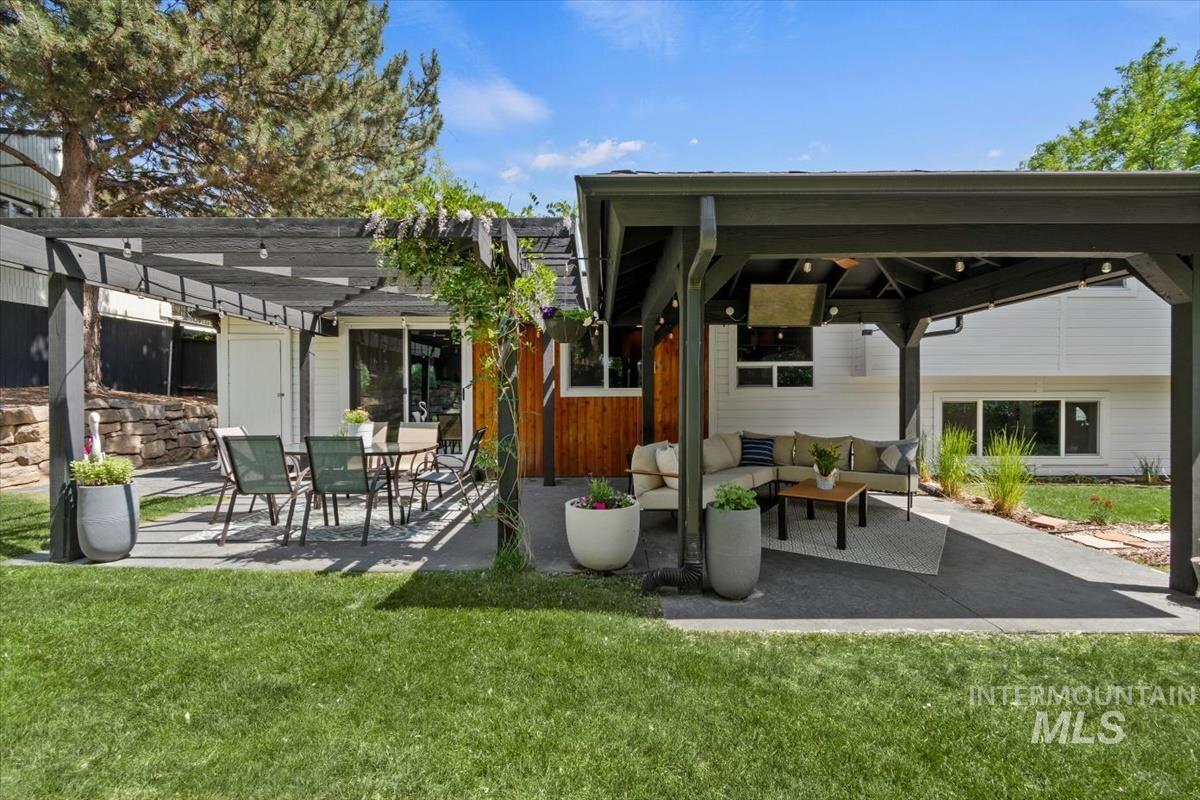 3110 E Stone Point Dr, Boise, Idaho 83712, 4 Bedrooms, 2.5 Bathrooms, Residential For Sale, Price $869,999,MLS 98965320