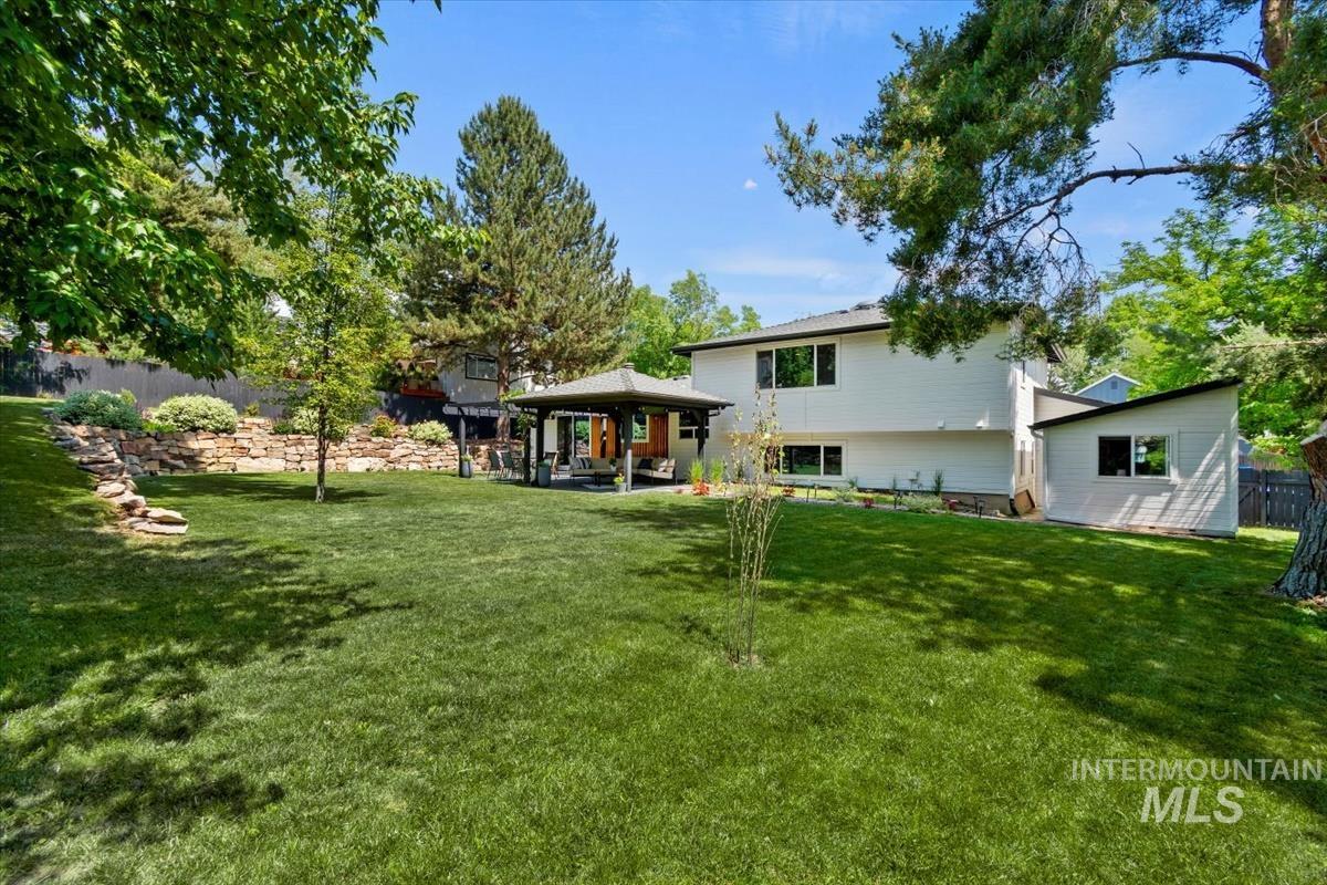 3110 E Stone Point Dr, Boise, Idaho 83712, 4 Bedrooms, 2.5 Bathrooms, Residential For Sale, Price $869,999,MLS 98965320