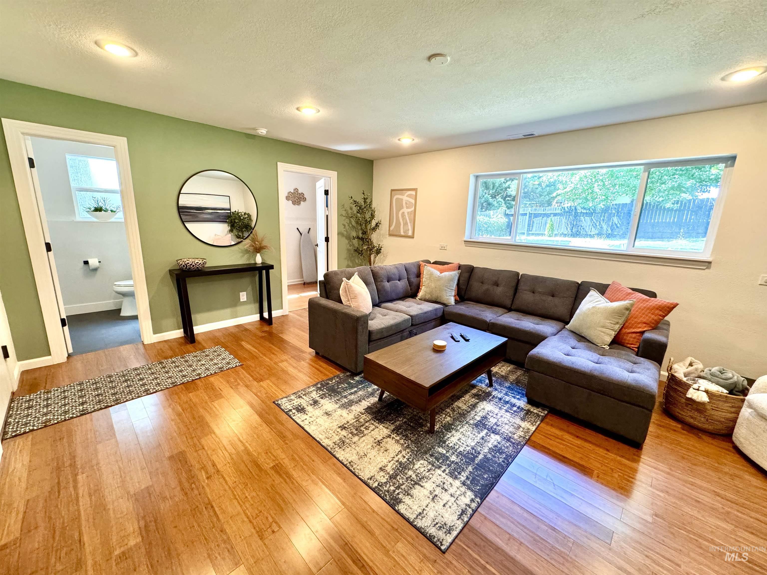 3110 E Stone Point Dr, Boise, Idaho 83712, 4 Bedrooms, 2.5 Bathrooms, Residential For Sale, Price $869,999,MLS 98965320