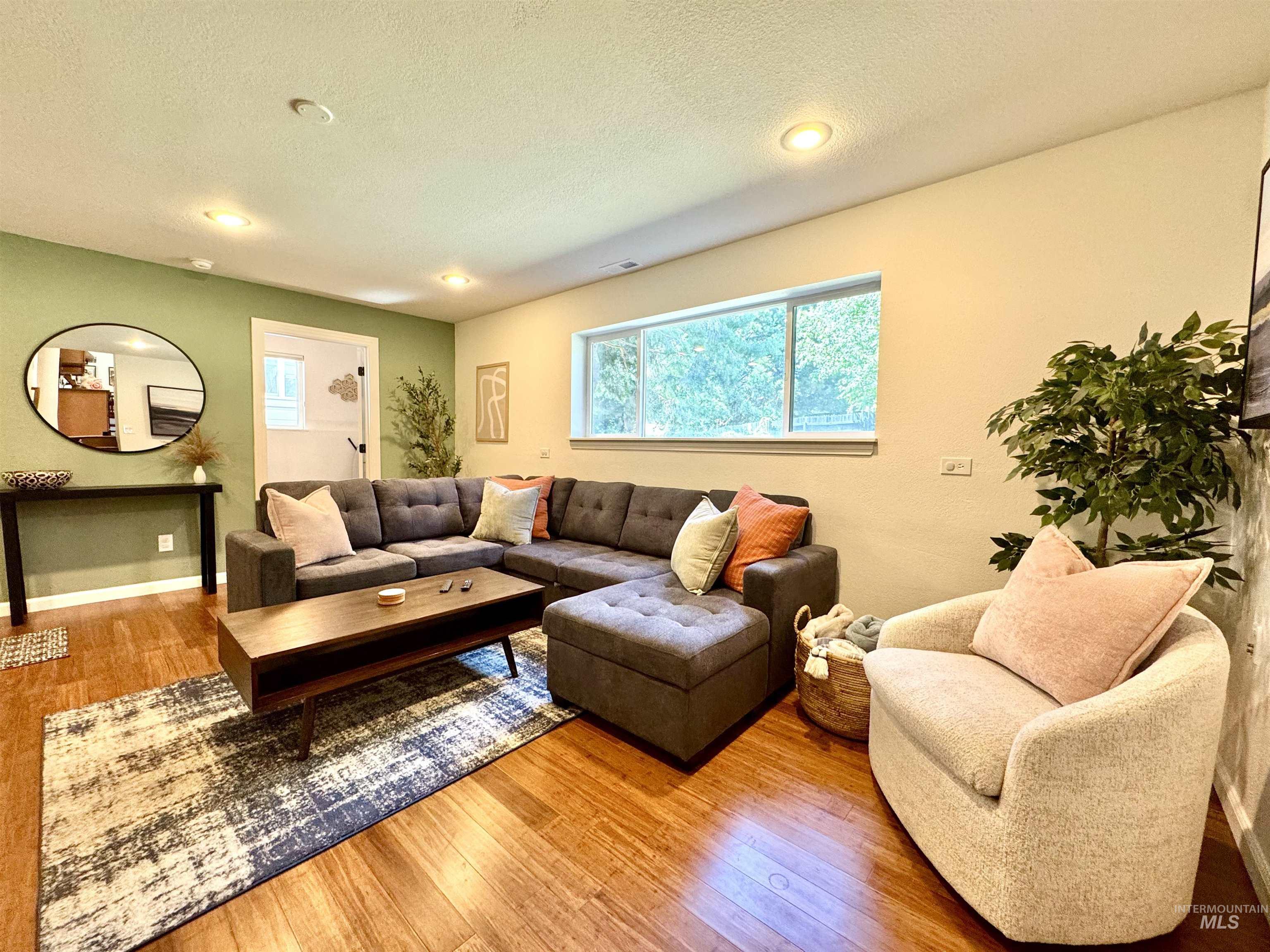 3110 E Stone Point Dr, Boise, Idaho 83712, 4 Bedrooms, 2.5 Bathrooms, Residential For Sale, Price $869,999,MLS 98965320