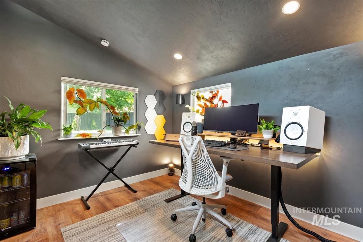 3110 E Stone Point Dr, Boise, Idaho 83712, 4 Bedrooms, 2.5 Bathrooms, Residential For Sale, Price $869,999,MLS 98965320