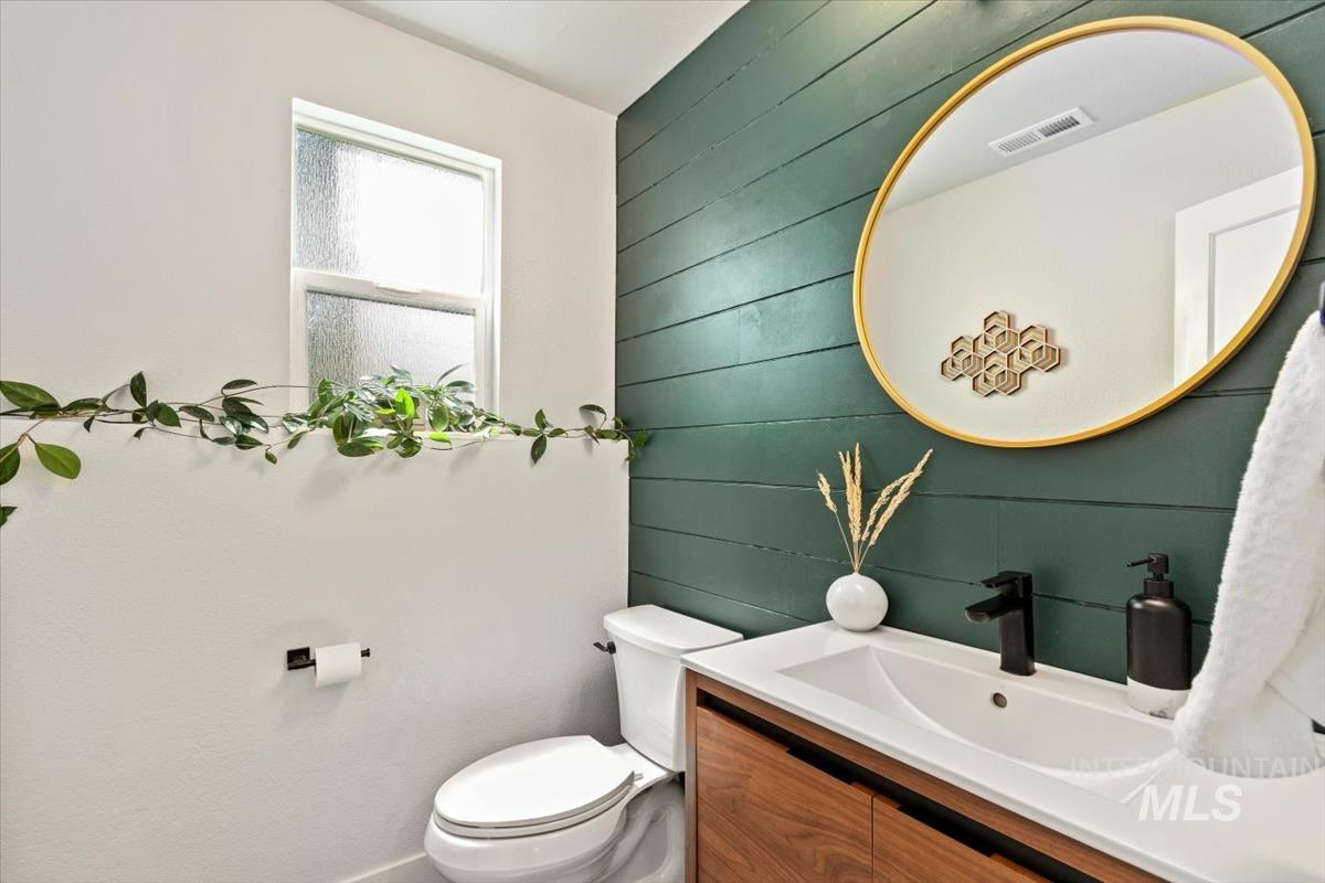 3110 E Stone Point Dr, Boise, Idaho 83712, 4 Bedrooms, 2.5 Bathrooms, Residential For Sale, Price $869,999,MLS 98965320