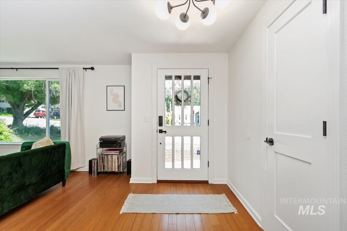 3110 E Stone Point Dr, Boise, Idaho 83712, 4 Bedrooms, 2.5 Bathrooms, Residential For Sale, Price $869,999,MLS 98965320