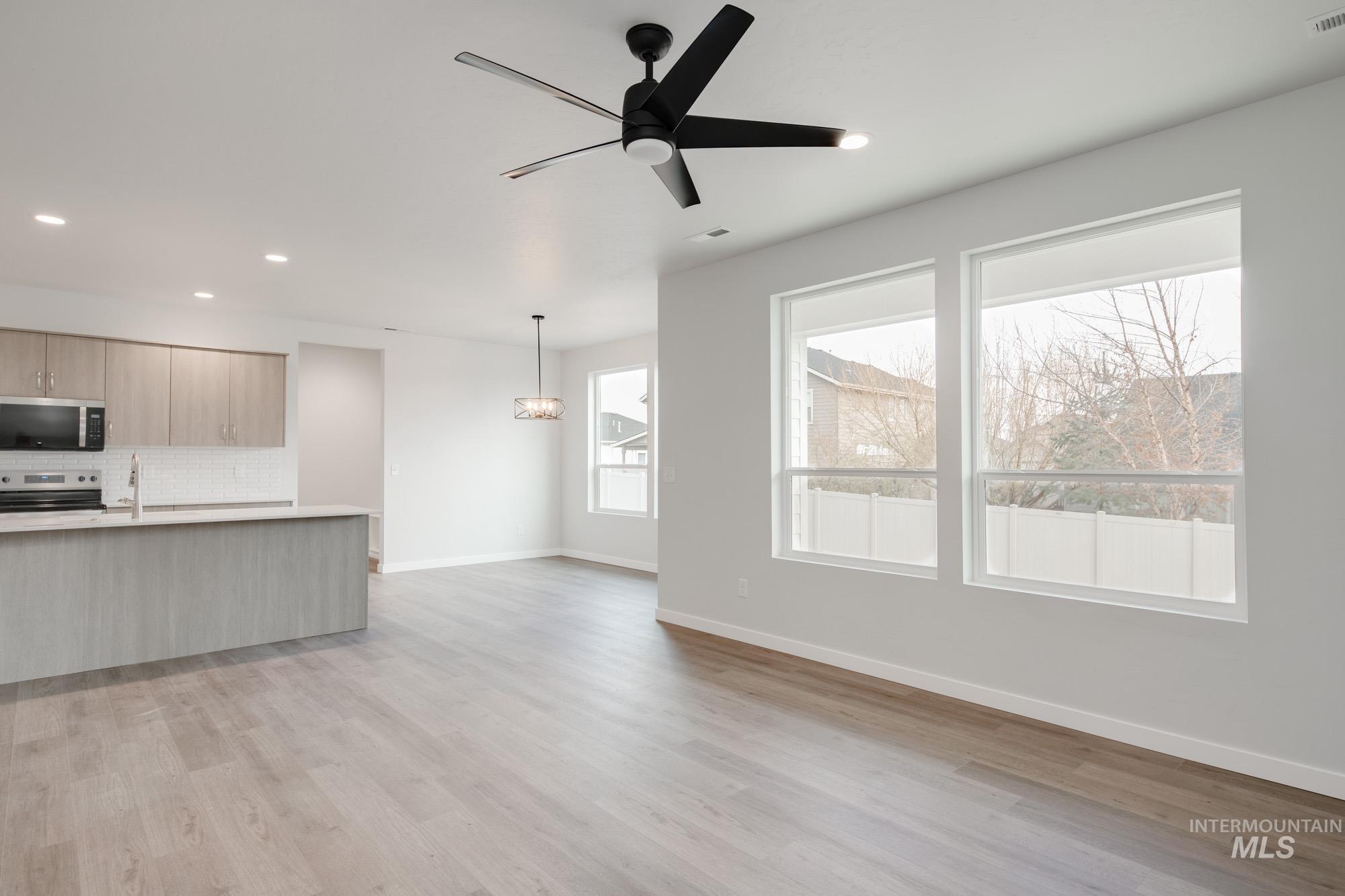 3218 N Waterbrook Way, Star, Idaho 83669, 5 Bedrooms, 2.5 Bathrooms, Residential For Sale, Price $519,990,MLS 98965328