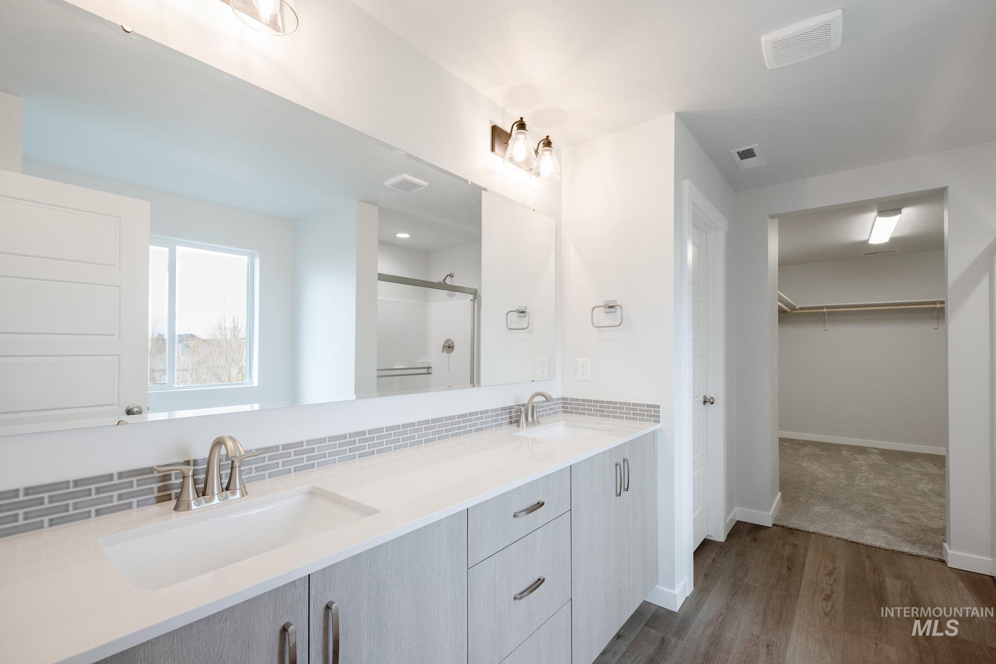 3218 N Waterbrook Way, Star, Idaho 83669, 5 Bedrooms, 2.5 Bathrooms, Residential For Sale, Price $519,990,MLS 98965328