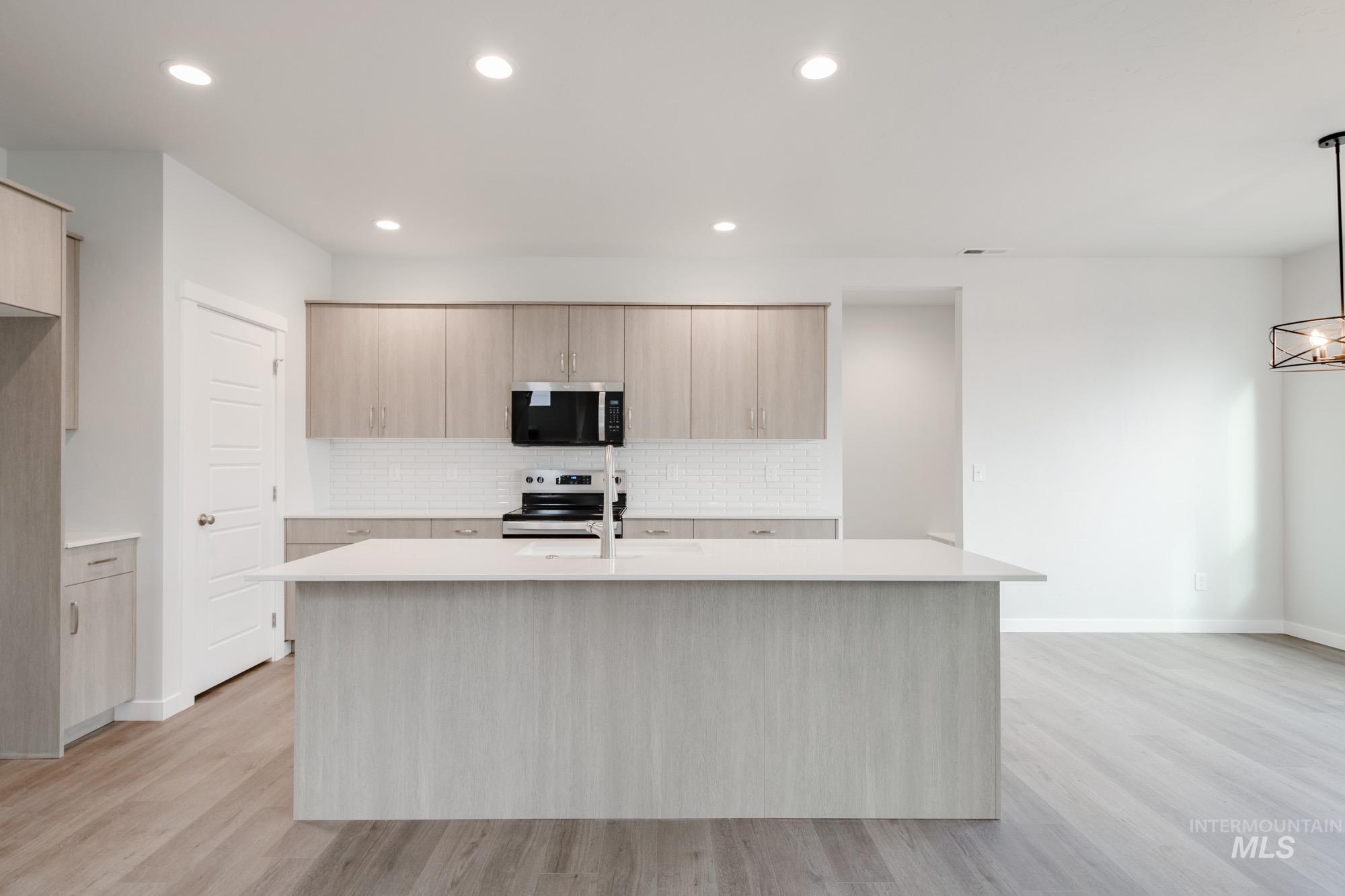 3218 N Waterbrook Way, Star, Idaho 83669, 5 Bedrooms, 2.5 Bathrooms, Residential For Sale, Price $519,990,MLS 98965328