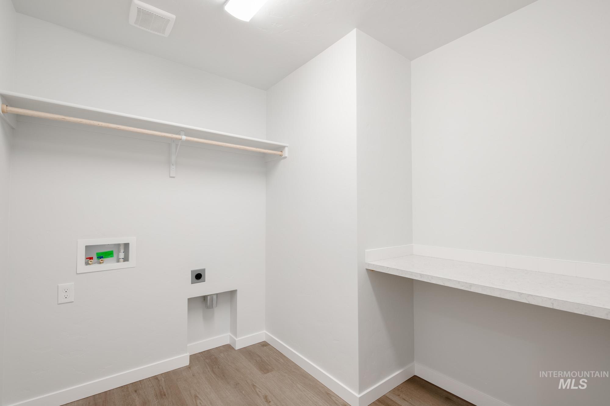 3218 N Waterbrook Way, Star, Idaho 83669, 5 Bedrooms, 2.5 Bathrooms, Residential For Sale, Price $519,990,MLS 98965328