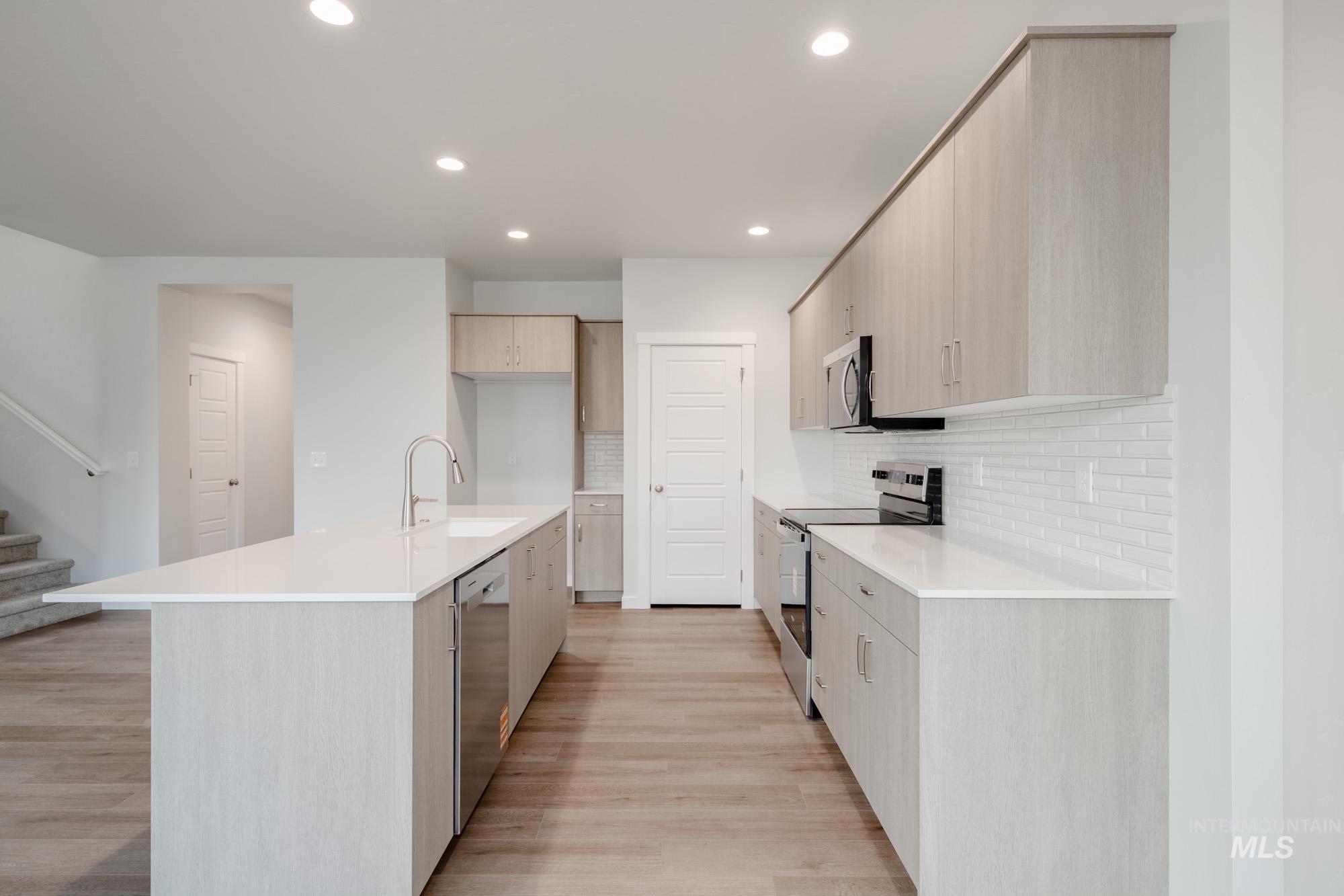 3218 N Waterbrook Way, Star, Idaho 83669, 5 Bedrooms, 2.5 Bathrooms, Residential For Sale, Price $519,990,MLS 98965328