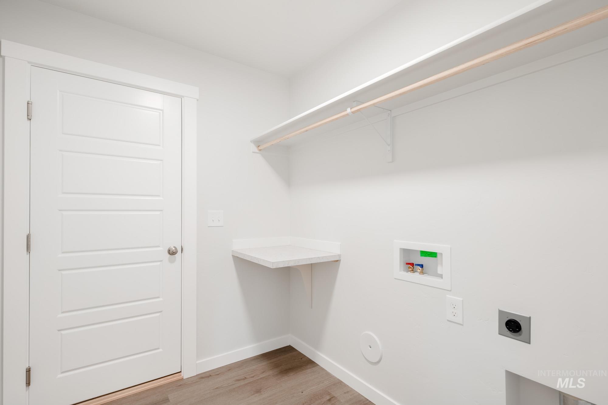 3281 N Waterbrook Way, Star, Idaho 83669, 4 Bedrooms, 2 Bathrooms, Residential For Sale, Price $452,990,MLS 98965330