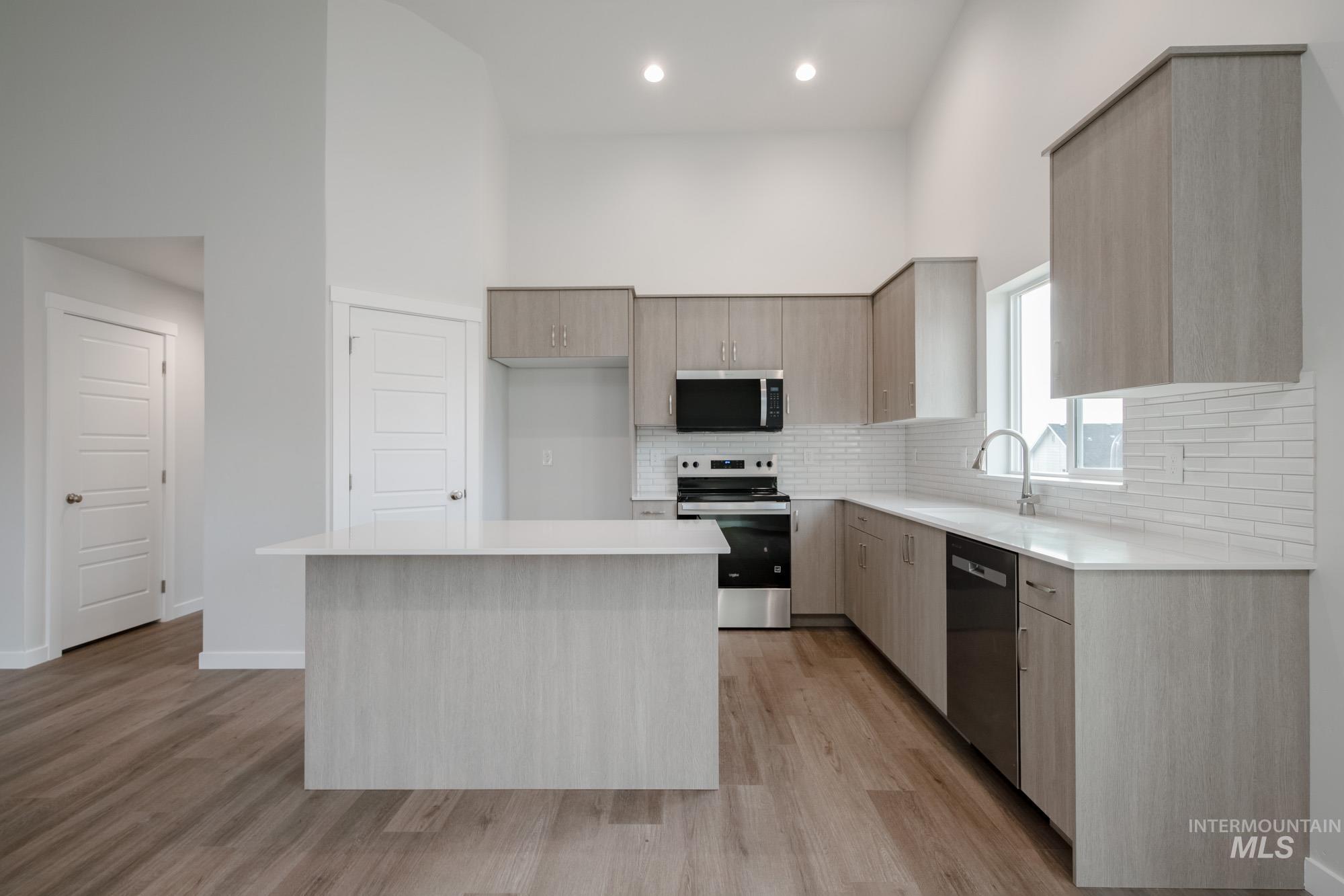 3281 N Waterbrook Way, Star, Idaho 83669, 4 Bedrooms, 2 Bathrooms, Residential For Sale, Price $452,990,MLS 98965330