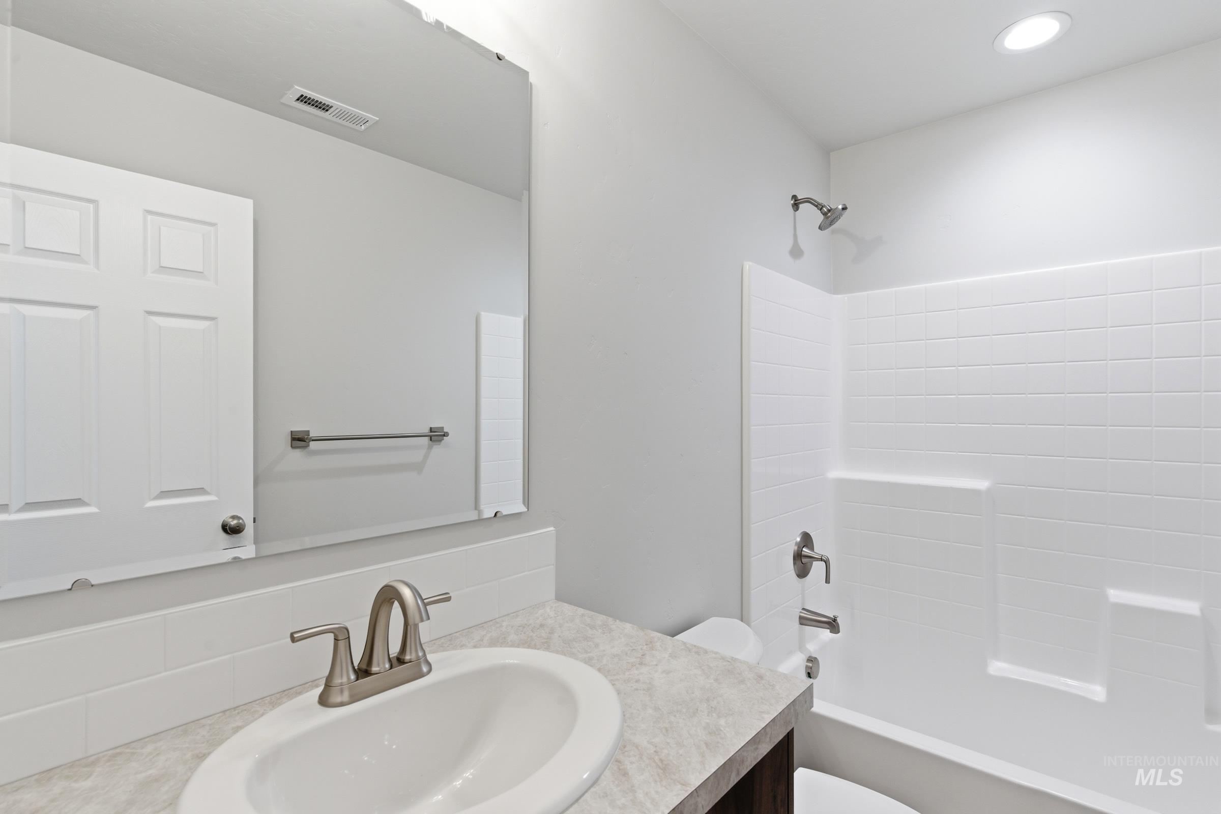 2558 W Fallon Lp, Nampa, Idaho 83651, 3 Bedrooms, 2 Bathrooms, Residential For Sale, Price $427,990, 98965339