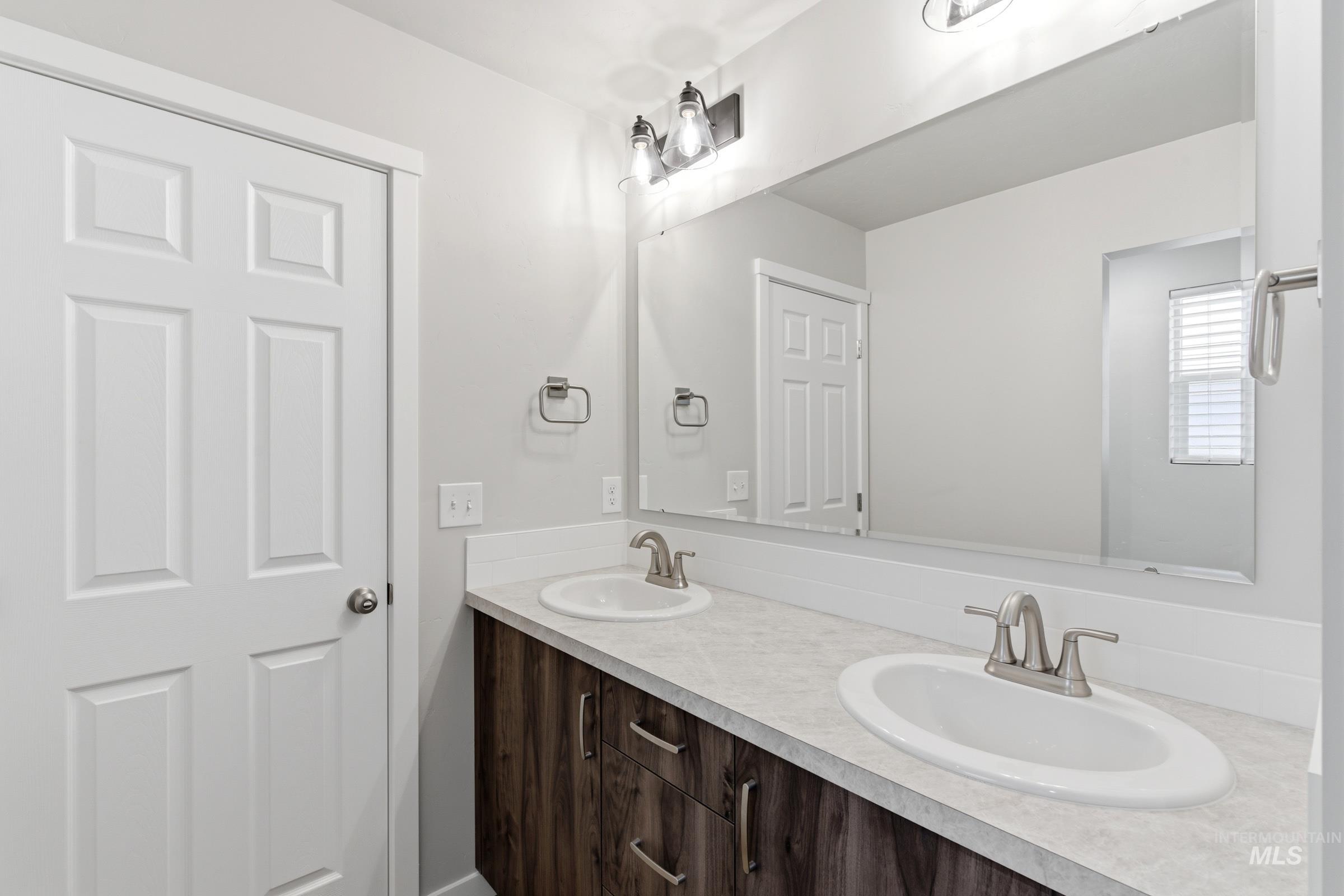 2558 W Fallon Lp, Nampa, Idaho 83651, 3 Bedrooms, 2 Bathrooms, Residential For Sale, Price $427,990, 98965339