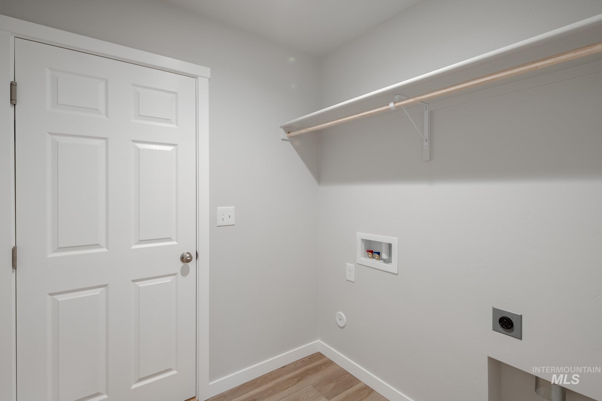 2558 W Fallon Lp, Nampa, Idaho 83651, 3 Bedrooms, 2 Bathrooms, Residential For Sale, Price $424,990,MLS 98965339