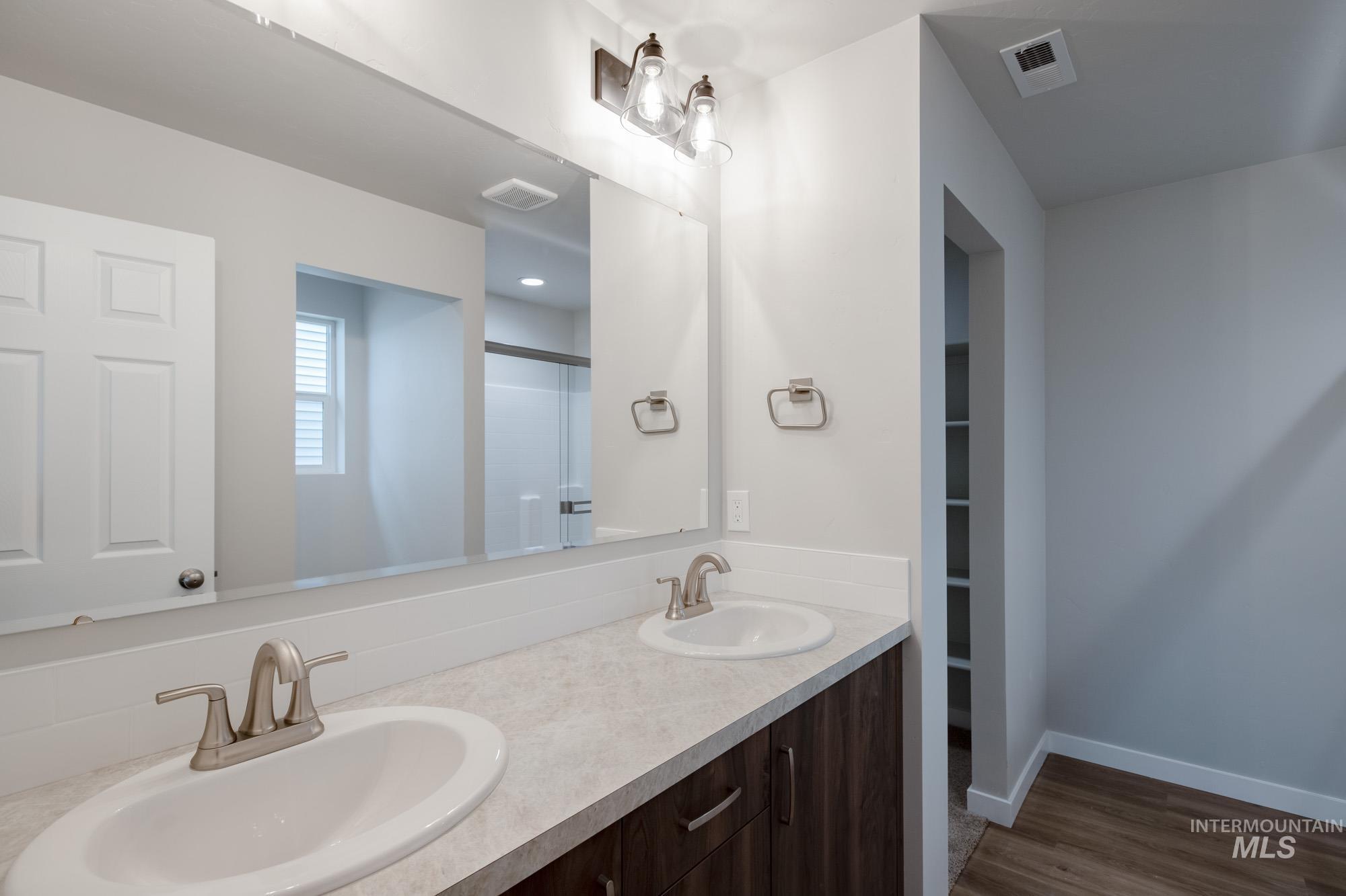 2558 W Fallon Lp, Nampa, Idaho 83651, 3 Bedrooms, 2 Bathrooms, Residential For Sale, Price $424,990,MLS 98965339