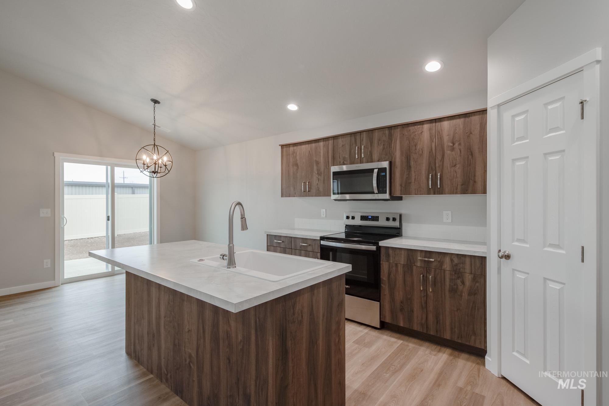 2558 W Fallon Lp, Nampa, Idaho 83651, 3 Bedrooms, 2 Bathrooms, Residential For Sale, Price $424,990,MLS 98965339