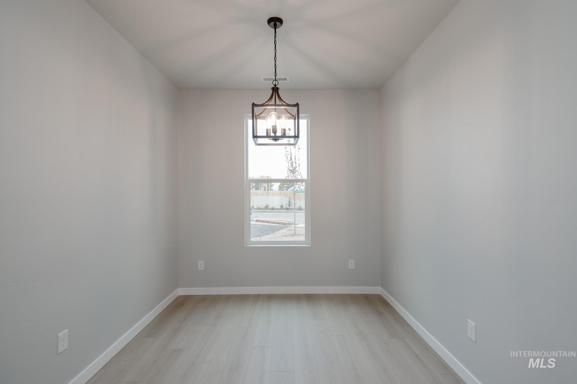 47 S Sweetgrass Ave, Nampa, Idaho 83651, 3 Bedrooms, 2 Bathrooms, Residential For Sale, Price $394,990,MLS 98965341