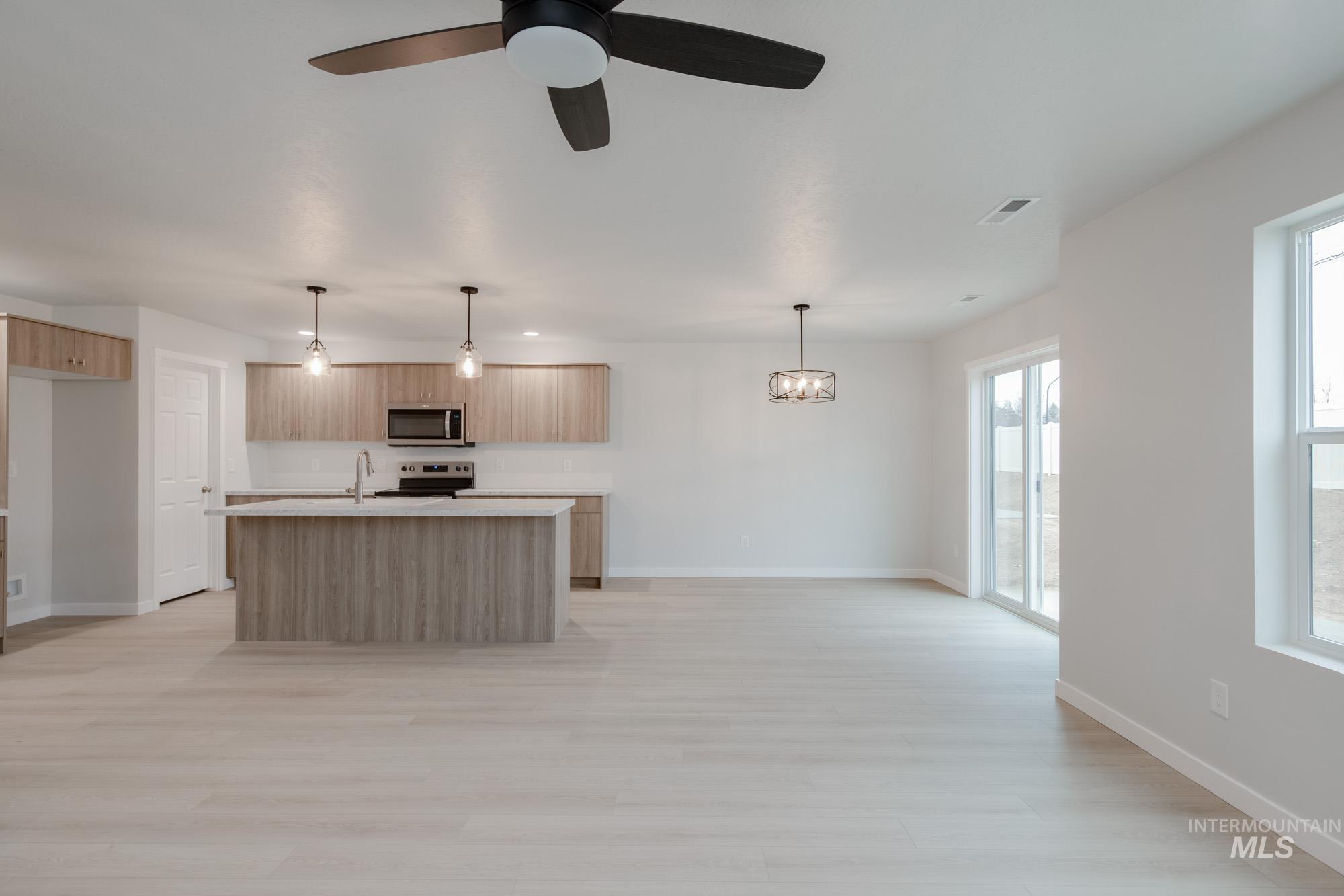 45 S Sweetgrass Ave, Nampa, Idaho 83651, 4 Bedrooms, 2.5 Bathrooms, Residential For Sale, Price $429,990, 98965342