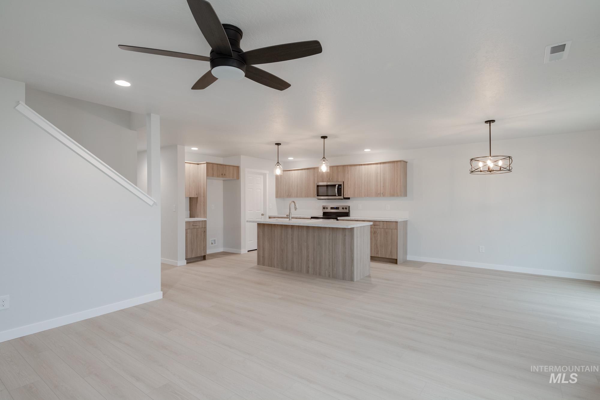 45 S Sweetgrass Ave, Nampa, Idaho 83651, 4 Bedrooms, 2.5 Bathrooms, Residential For Sale, Price $429,990, 98965342