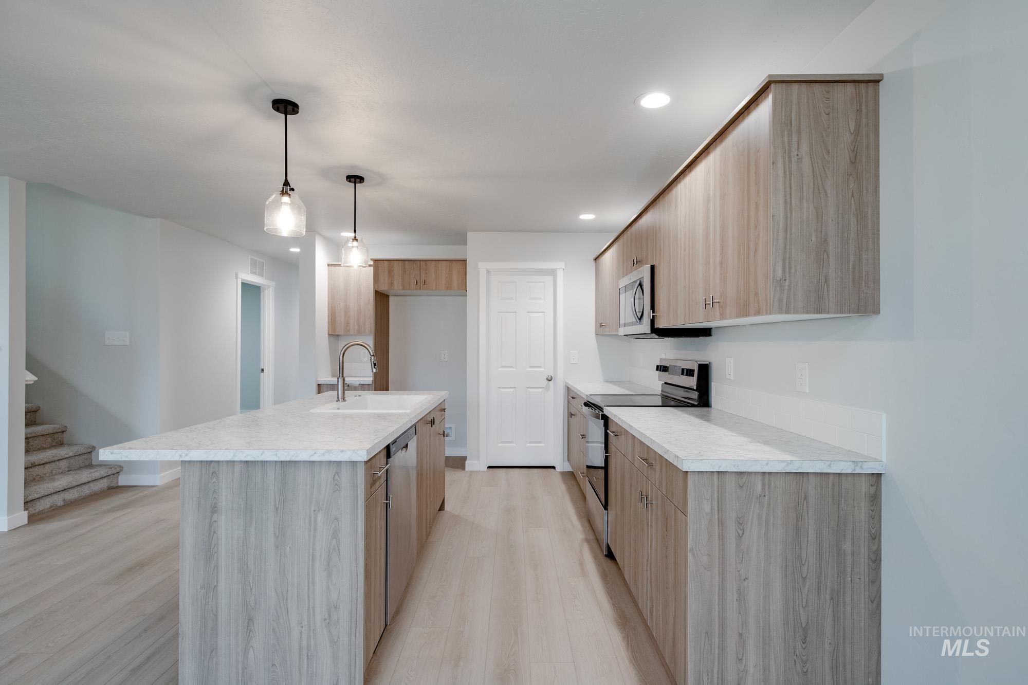 45 S Sweetgrass Ave, Nampa, Idaho 83651, 4 Bedrooms, 2.5 Bathrooms, Residential For Sale, Price $457,990,MLS 98965342