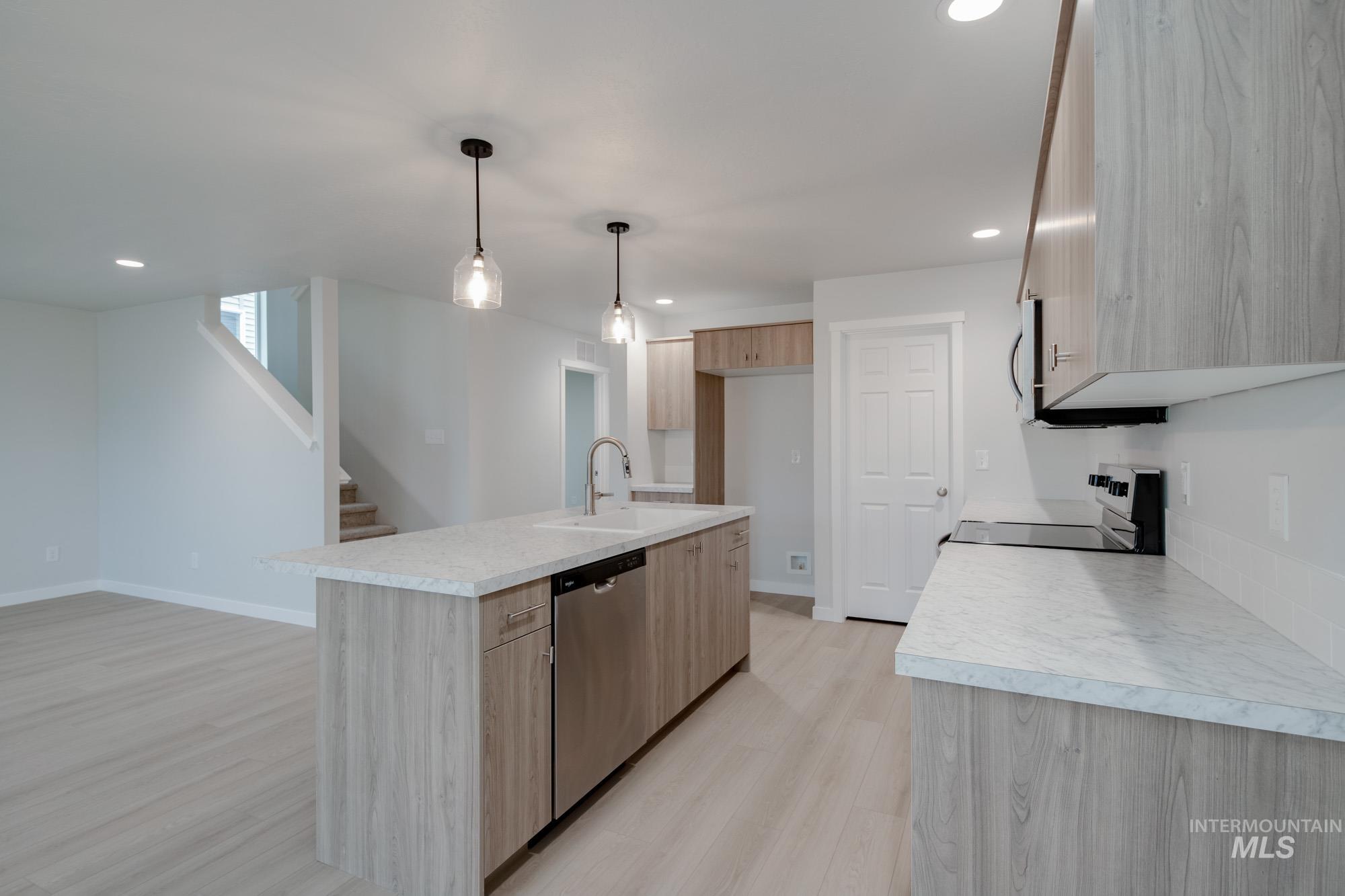 45 S Sweetgrass Ave, Nampa, Idaho 83651, 4 Bedrooms, 2.5 Bathrooms, Residential For Sale, Price $429,990, 98965342