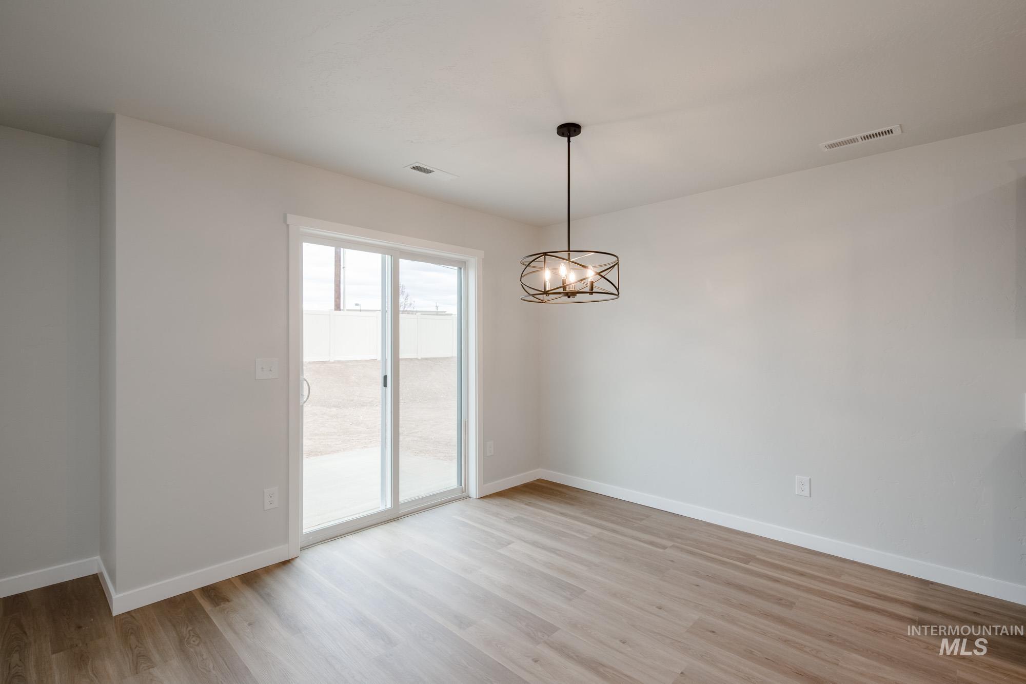 41 S Sweetgrass Ave, Nampa, Idaho 83651, 3 Bedrooms, 2.5 Bathrooms, Residential For Sale, Price $404,990,MLS 98965345